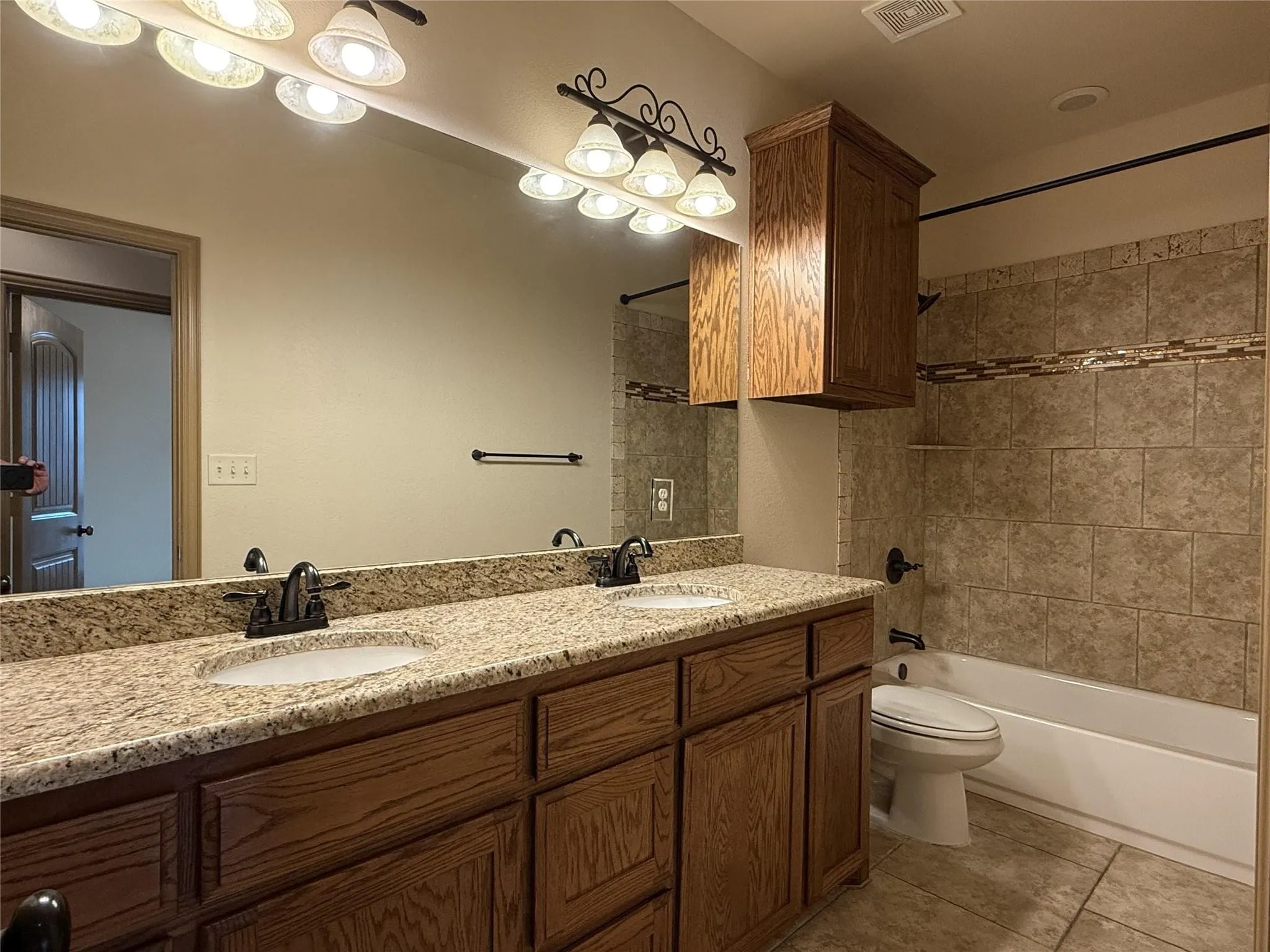 Single Family Residence For Rent in Parker County , 418 Spyglass Drive, Willow Park, Texas 76008, 3 Bedroom, 2 Bathroom, 2 Garage spaces, 1,800 Sqft, built in 2013, mls#21406349, Real Estate Agent in Willow Park, Homes For Rent in Parker county, Homes For Rent in Willow Park, Realtor in Willow Park Texas, Real Estate Brokerage Independent Realty Texas, Luminita Cordes Realtor
