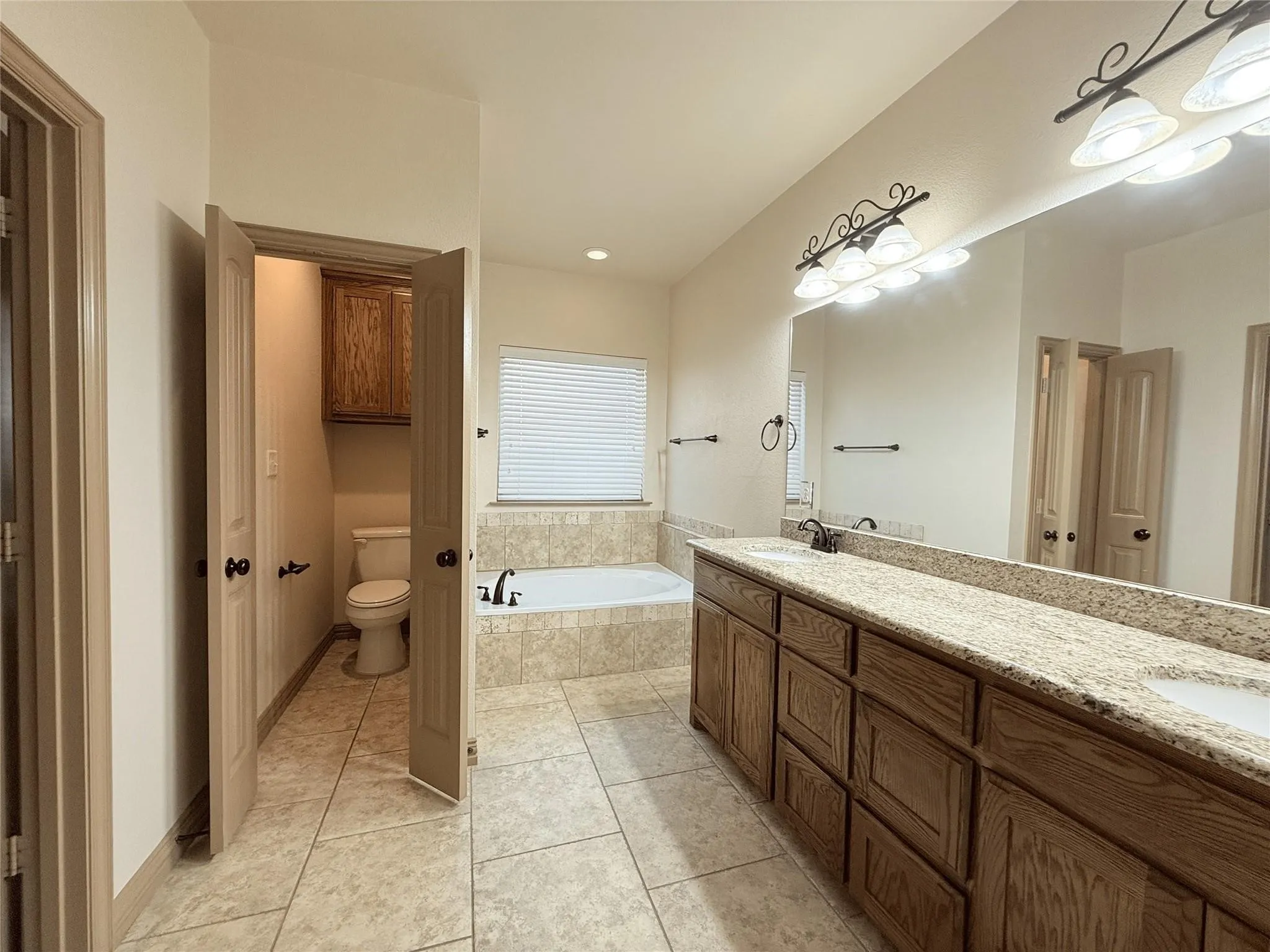 Single Family Residence For Rent in Parker County , 418 Spyglass Drive, Willow Park, Texas 76008, 3 Bedroom, 2 Bathroom, 2 Garage spaces, 1,800 Sqft, built in 2013, mls#21406349, Real Estate Agent in Willow Park, Homes For Rent in Parker county, Homes For Rent in Willow Park, Realtor in Willow Park Texas, Real Estate Brokerage Independent Realty Texas, Luminita Cordes Realtor