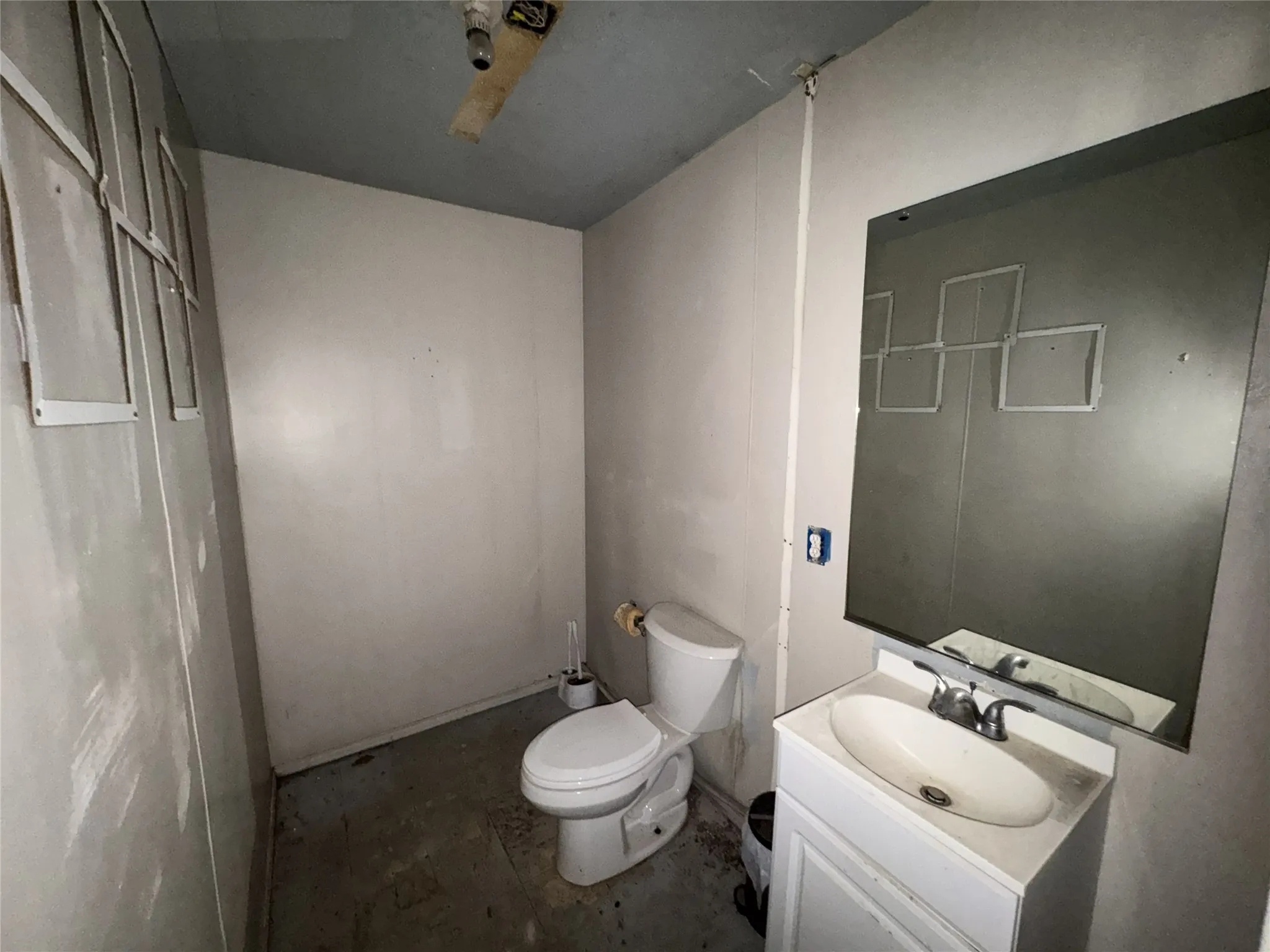 Warehouse For Rent in Grayson County , 602 S Armstrong Avenue, Denison, Texas 75020, 0, 0, Garage spaces, 0 Sqft, built in 1970, mls#21405338, Real Estate Agent in Denison, Homes For Rent in Grayson county, Homes For Rent in Denison, Realtor in Denison Texas, Real Estate Brokerage Independent Realty Texas, Luminita Cordes Realtor