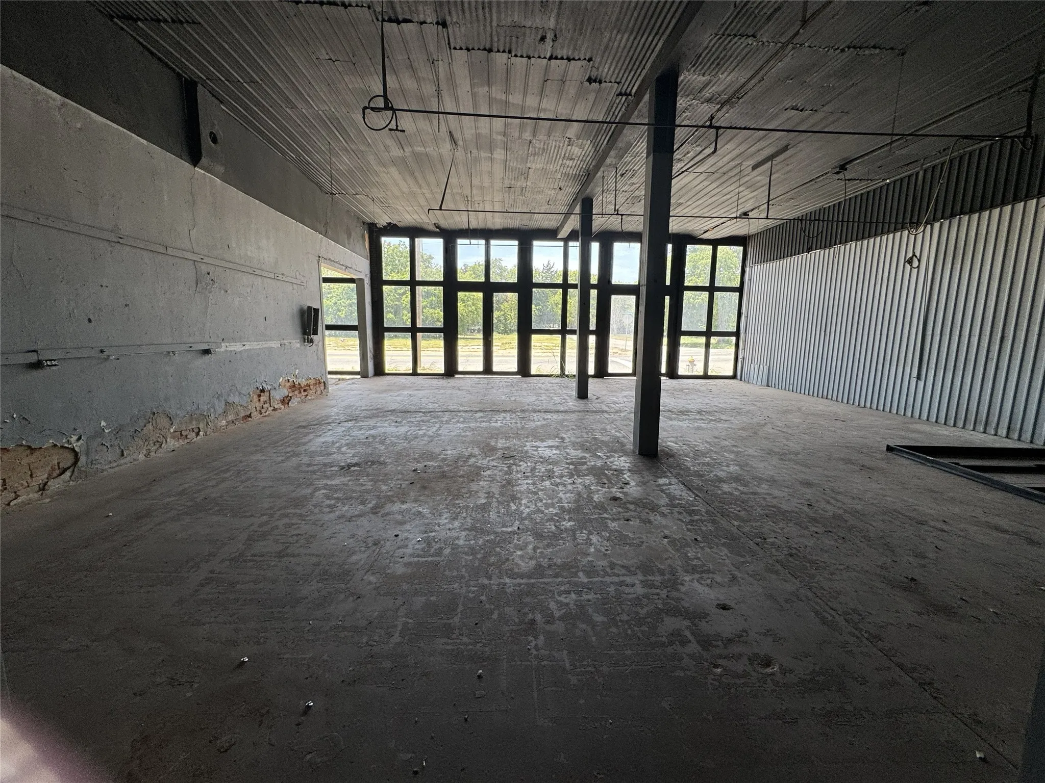 Warehouse For Rent in Grayson County , 602 S Armstrong Avenue, Denison, Texas 75020, 0, 0, Garage spaces, 0 Sqft, built in 1970, mls#21405338, Real Estate Agent in Denison, Homes For Rent in Grayson county, Homes For Rent in Denison, Realtor in Denison Texas, Real Estate Brokerage Independent Realty Texas, Luminita Cordes Realtor