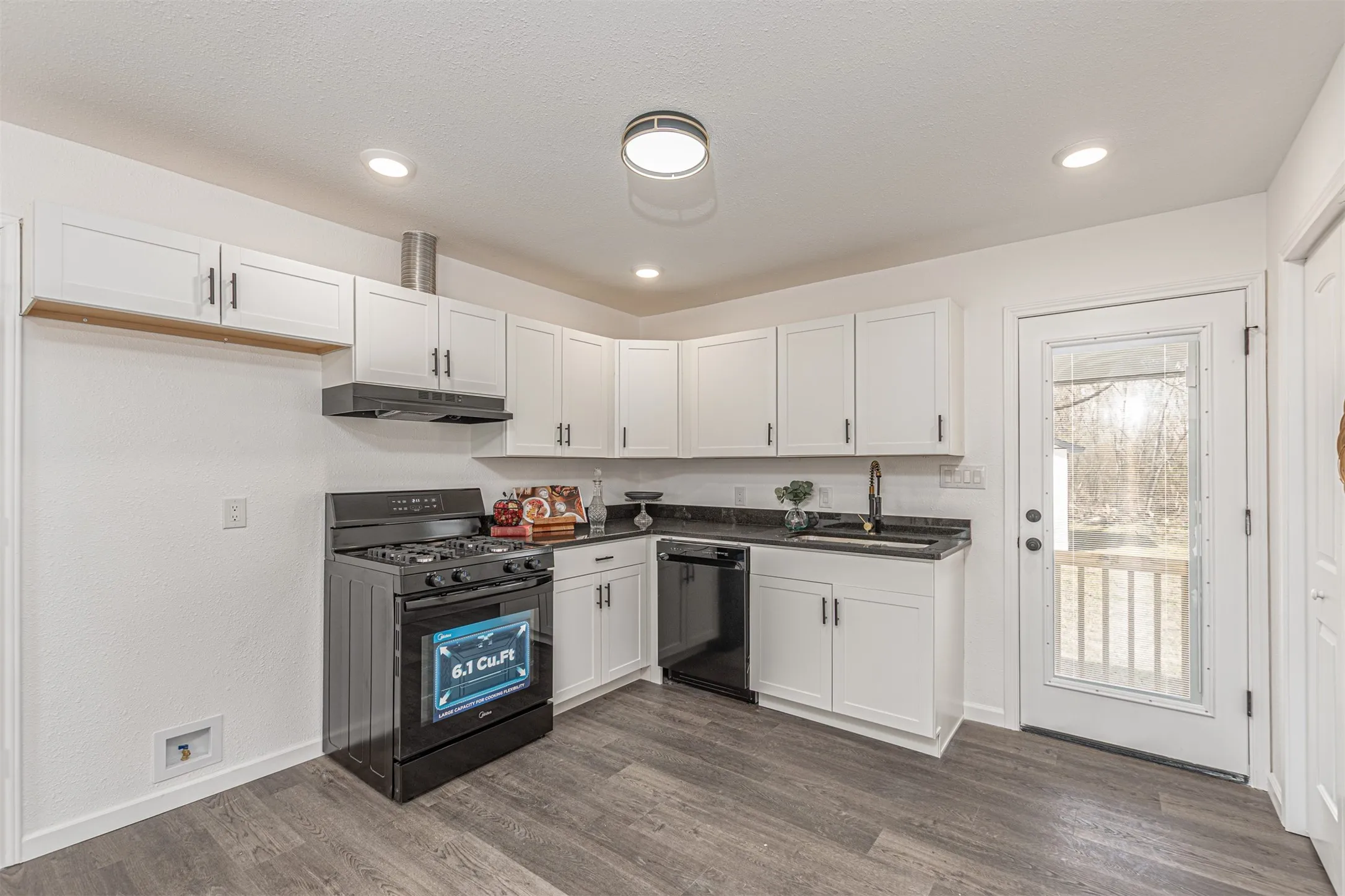 Single Family Residence For Sale in Hunt County , 1112 Marshall Street, Greenville, Texas 75401, 3 Bedroom, 2 Bathroom, Garage spaces, 1,042 Sqft, built in 1961, mls#21406374, Real Estate Agent in Greenville, Homes For Sale in Hunt county, Homes For Sale in Greenville, Realtor in Greenville Texas, Real Estate Brokerage Independent Realty Texas, Luminita Cordes Realtor