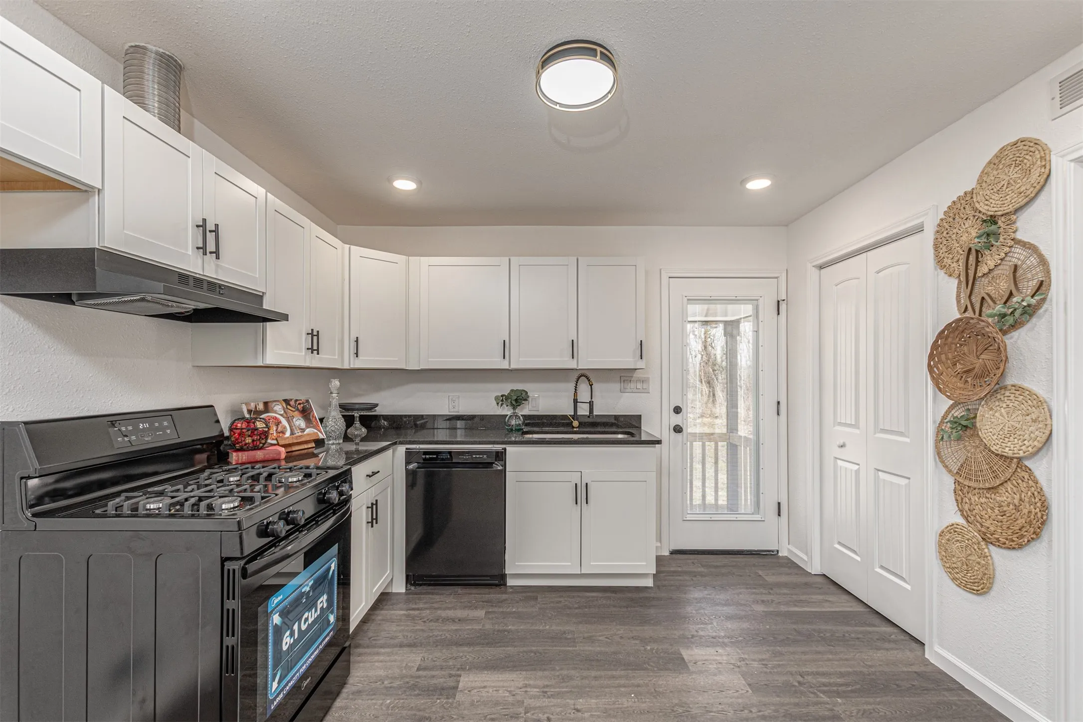 Single Family Residence For Sale in Hunt County , 1112 Marshall Street, Greenville, Texas 75401, 3 Bedroom, 2 Bathroom, Garage spaces, 1,042 Sqft, built in 1961, mls#21406374, Real Estate Agent in Greenville, Homes For Sale in Hunt county, Homes For Sale in Greenville, Realtor in Greenville Texas, Real Estate Brokerage Independent Realty Texas, Luminita Cordes Realtor