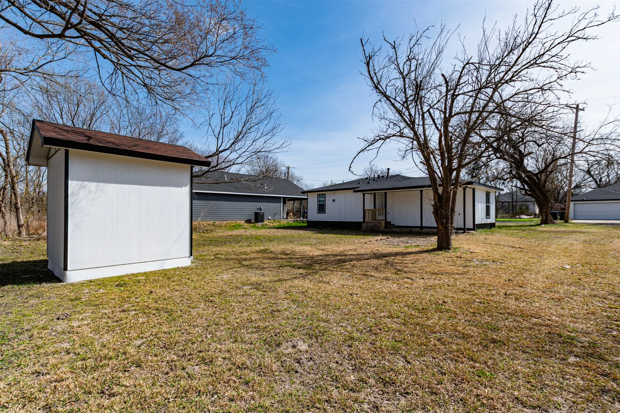 Single Family Residence For Sale in Hunt County , 1112 Marshall Street, Greenville, Texas 75401, 3 Bedroom, 2 Bathroom, Garage spaces, 1,042 Sqft, built in 1961, mls#21406374, Real Estate Agent in Greenville, Homes For Sale in Hunt county, Homes For Sale in Greenville, Realtor in Greenville Texas, Real Estate Brokerage Independent Realty Texas, Luminita Cordes Realtor