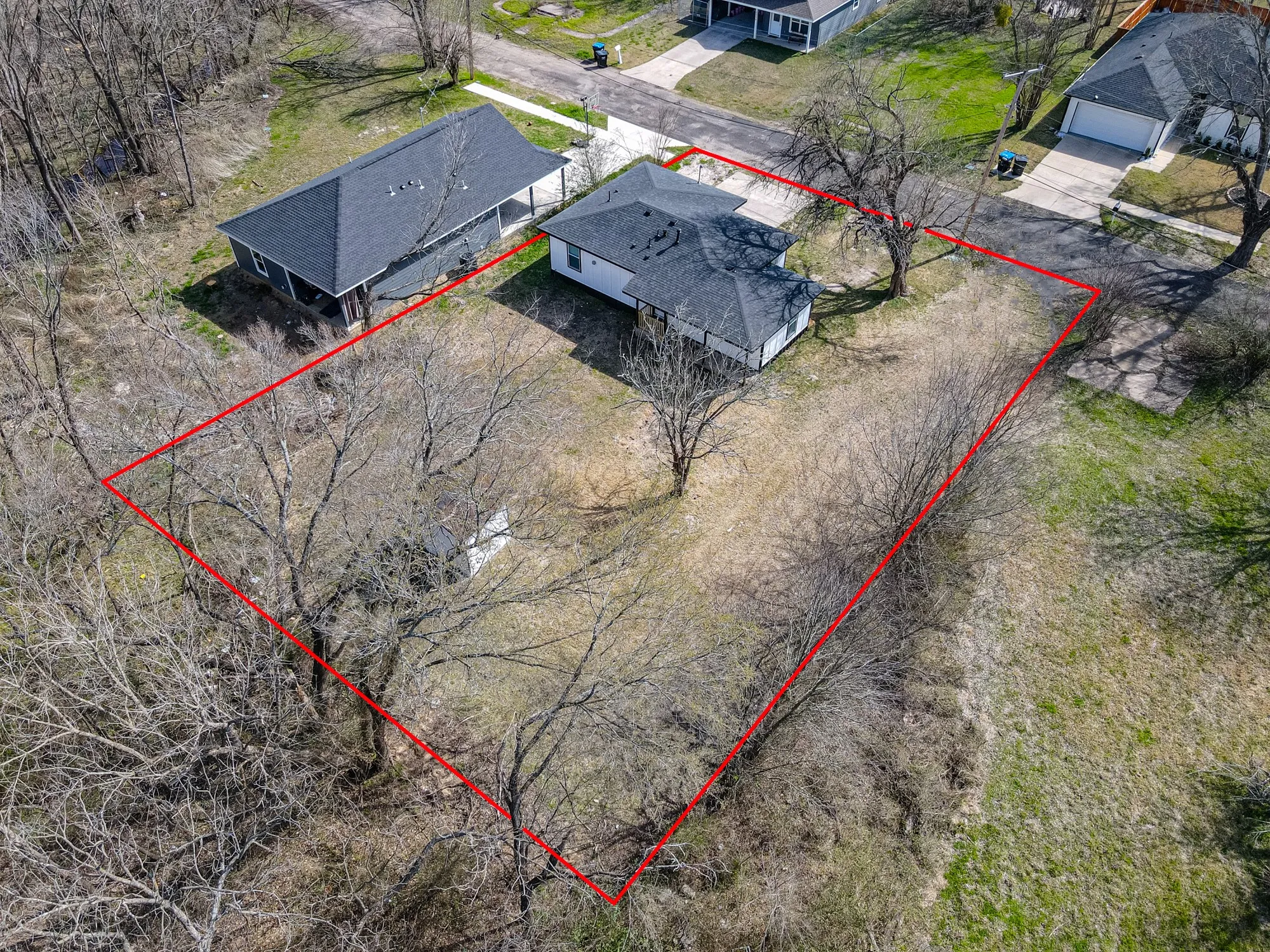 Single Family Residence For Sale in Hunt County , 1112 Marshall Street, Greenville, Texas 75401, 3 Bedroom, 2 Bathroom, Garage spaces, 1,042 Sqft, built in 1961, mls#21406374, Real Estate Agent in Greenville, Homes For Sale in Hunt county, Homes For Sale in Greenville, Realtor in Greenville Texas, Real Estate Brokerage Independent Realty Texas, Luminita Cordes Realtor