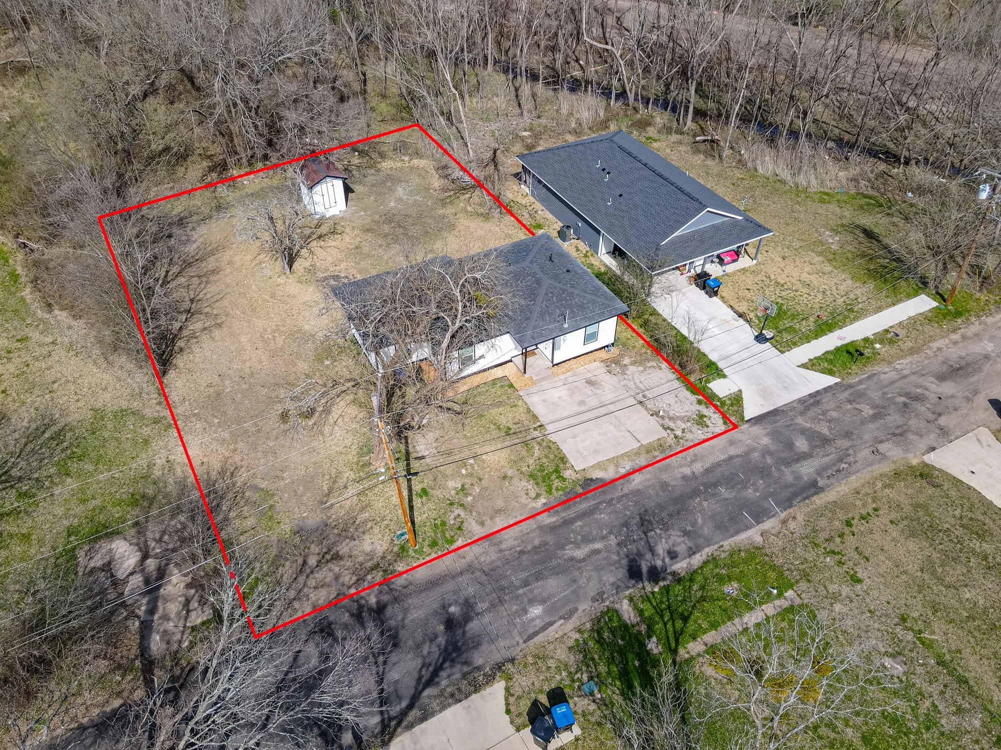 Single Family Residence For Sale in Hunt County , 1112 Marshall Street, Greenville, Texas 75401, 3 Bedroom, 2 Bathroom, Garage spaces, 1,042 Sqft, built in 1961, mls#21406374, Real Estate Agent in Greenville, Homes For Sale in Hunt county, Homes For Sale in Greenville, Realtor in Greenville Texas, Real Estate Brokerage Independent Realty Texas, Luminita Cordes Realtor