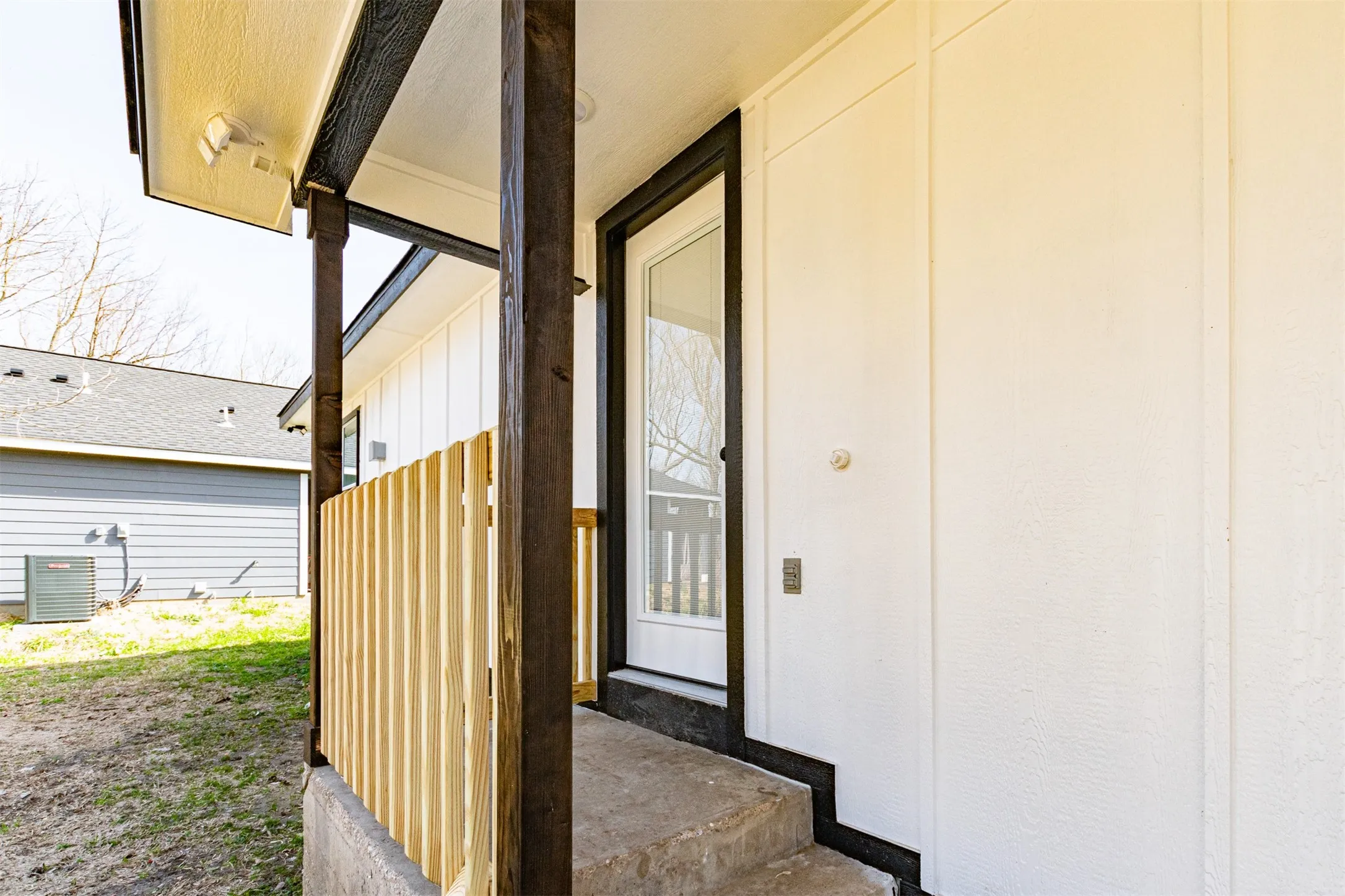 Single Family Residence For Sale in Hunt County , 1112 Marshall Street, Greenville, Texas 75401, 3 Bedroom, 2 Bathroom, Garage spaces, 1,042 Sqft, built in 1961, mls#21406374, Real Estate Agent in Greenville, Homes For Sale in Hunt county, Homes For Sale in Greenville, Realtor in Greenville Texas, Real Estate Brokerage Independent Realty Texas, Luminita Cordes Realtor