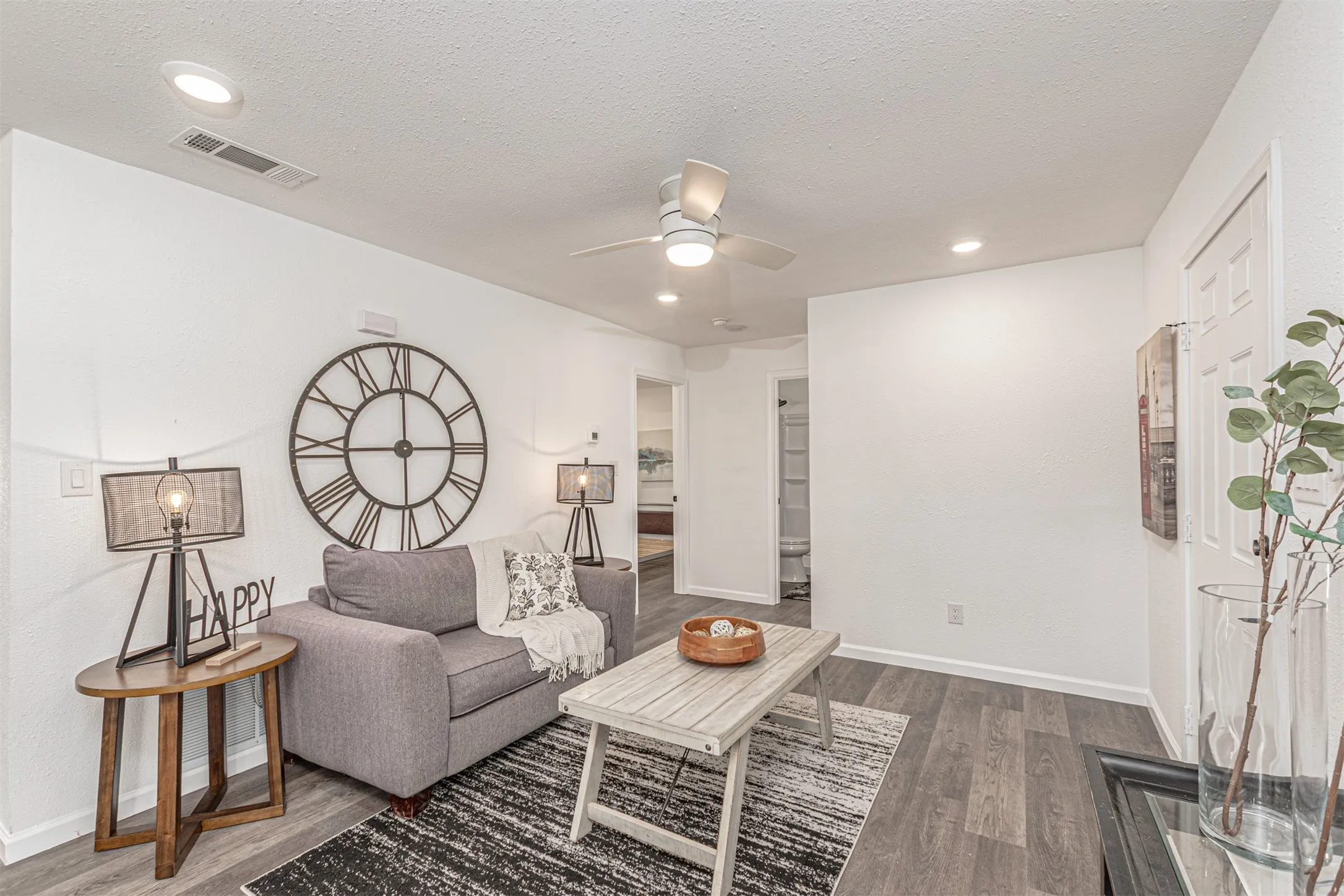 Single Family Residence For Sale in Hunt County , 1112 Marshall Street, Greenville, Texas 75401, 3 Bedroom, 2 Bathroom, Garage spaces, 1,042 Sqft, built in 1961, mls#21406374, Real Estate Agent in Greenville, Homes For Sale in Hunt county, Homes For Sale in Greenville, Realtor in Greenville Texas, Real Estate Brokerage Independent Realty Texas, Luminita Cordes Realtor