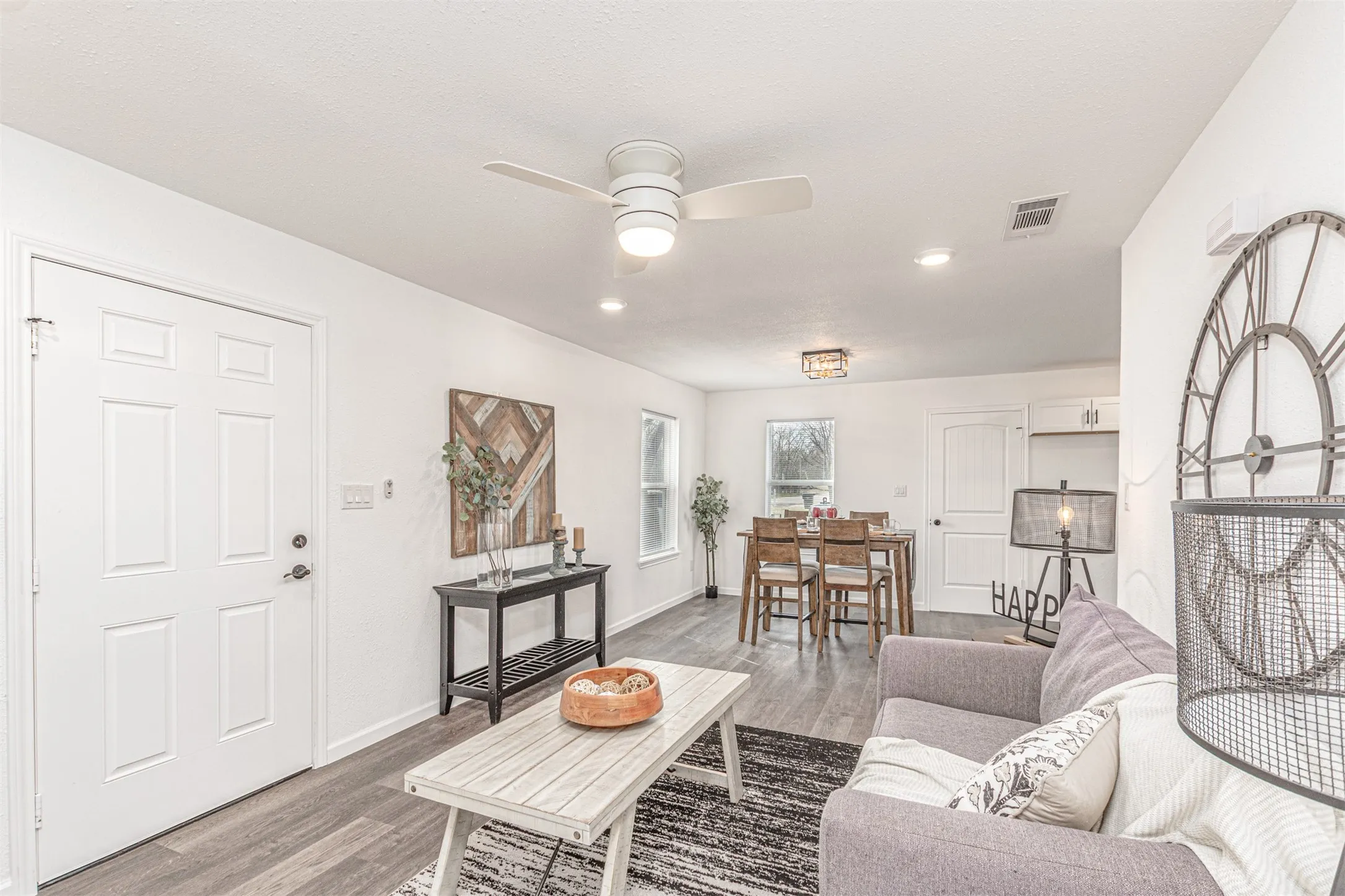 Single Family Residence For Sale in Hunt County , 1112 Marshall Street, Greenville, Texas 75401, 3 Bedroom, 2 Bathroom, Garage spaces, 1,042 Sqft, built in 1961, mls#21406374, Real Estate Agent in Greenville, Homes For Sale in Hunt county, Homes For Sale in Greenville, Realtor in Greenville Texas, Real Estate Brokerage Independent Realty Texas, Luminita Cordes Realtor