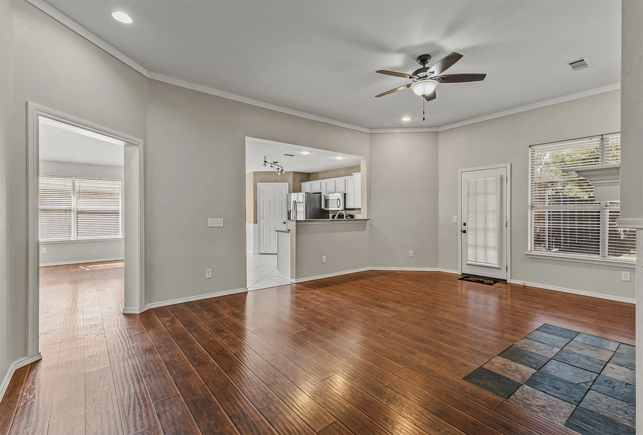 Single Family Residence For Sale in Collin County , 109 N Rolling Meadows Drive, Wylie, Texas 75098, 4 Bedroom, 2 Bathroom, 2 Garage spaces, 1,967 Sqft, built in 2000, mls#21406367, Real Estate Agent in Wylie, Homes For Sale in Collin county, Homes For Sale in Wylie, Realtor in Wylie Texas, Real Estate Brokerage Independent Realty Texas, Luminita Cordes Realtor
