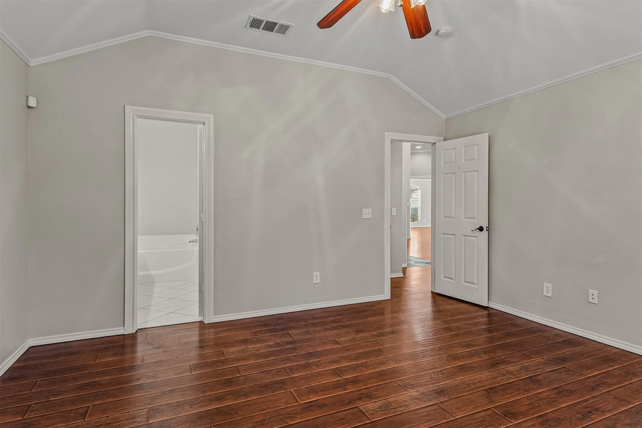 Single Family Residence For Sale in Collin County , 109 N Rolling Meadows Drive, Wylie, Texas 75098, 4 Bedroom, 2 Bathroom, 2 Garage spaces, 1,967 Sqft, built in 2000, mls#21406367, Real Estate Agent in Wylie, Homes For Sale in Collin county, Homes For Sale in Wylie, Realtor in Wylie Texas, Real Estate Brokerage Independent Realty Texas, Luminita Cordes Realtor