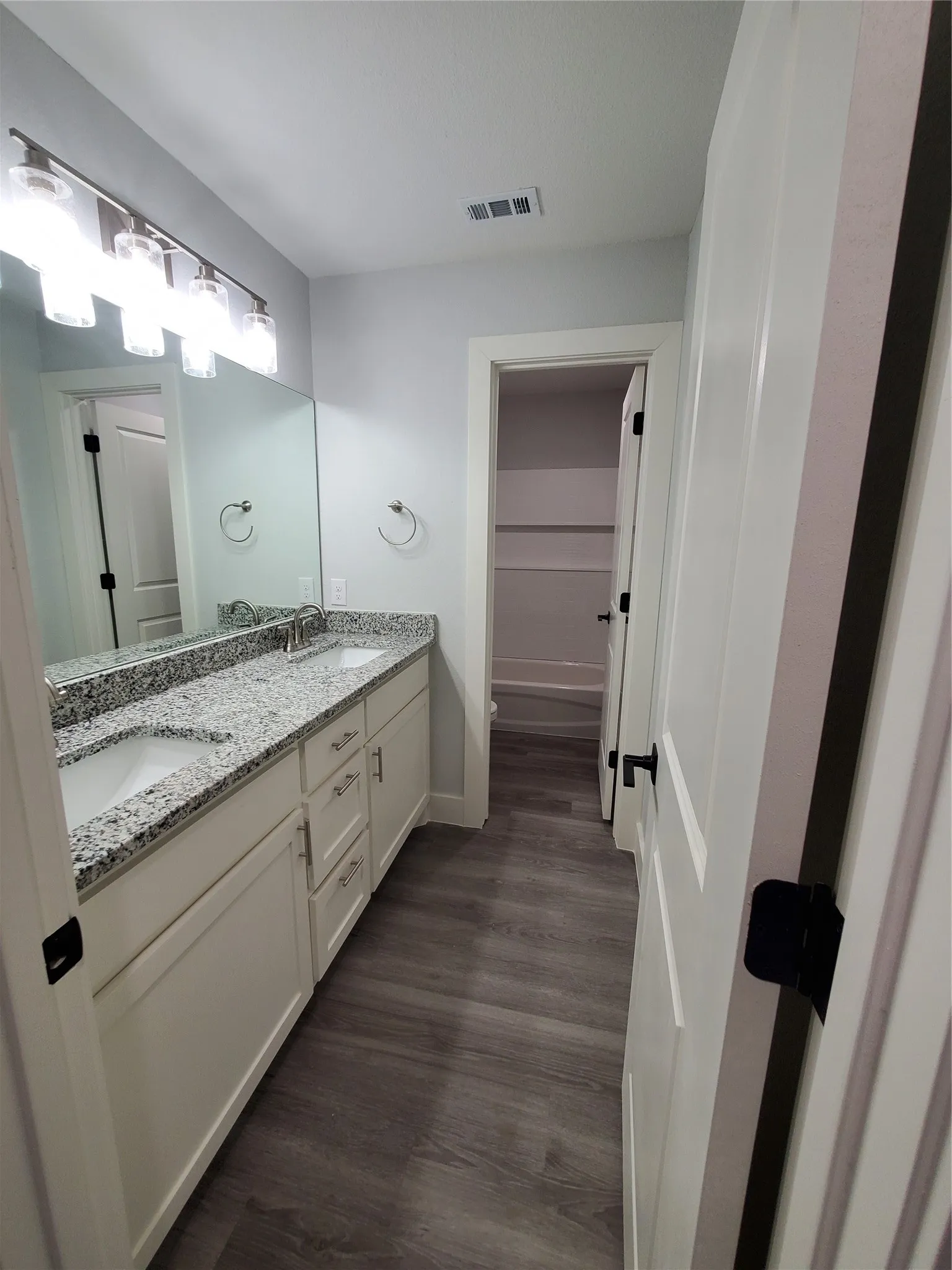 Duplex For Rent in Fannin County , 612 E 3rd Street B, Bonham, Texas 75418, 3 Bedroom, 2 Bathroom, Garage spaces, 2,383 Sqft, built in 2022, mls#21406380, Real Estate Agent in Bonham, Homes For Rent in Fannin county, Homes For Rent in Bonham, Realtor in Bonham Texas, Real Estate Brokerage Independent Realty Texas, Luminita Cordes Realtor