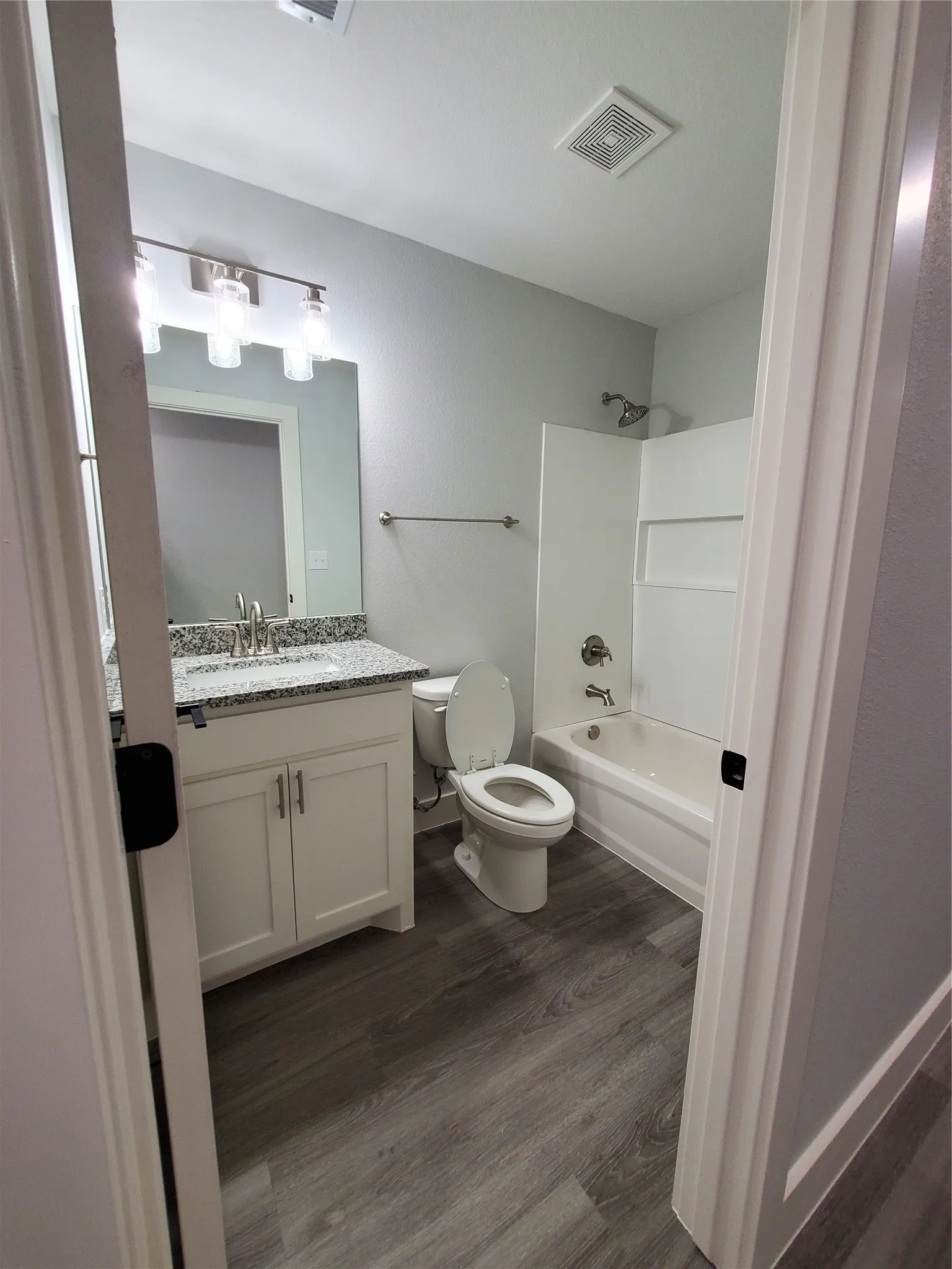 Duplex For Rent in Fannin County , 612 E 3rd Street B, Bonham, Texas 75418, 3 Bedroom, 2 Bathroom, Garage spaces, 2,383 Sqft, built in 2022, mls#21406380, Real Estate Agent in Bonham, Homes For Rent in Fannin county, Homes For Rent in Bonham, Realtor in Bonham Texas, Real Estate Brokerage Independent Realty Texas, Luminita Cordes Realtor