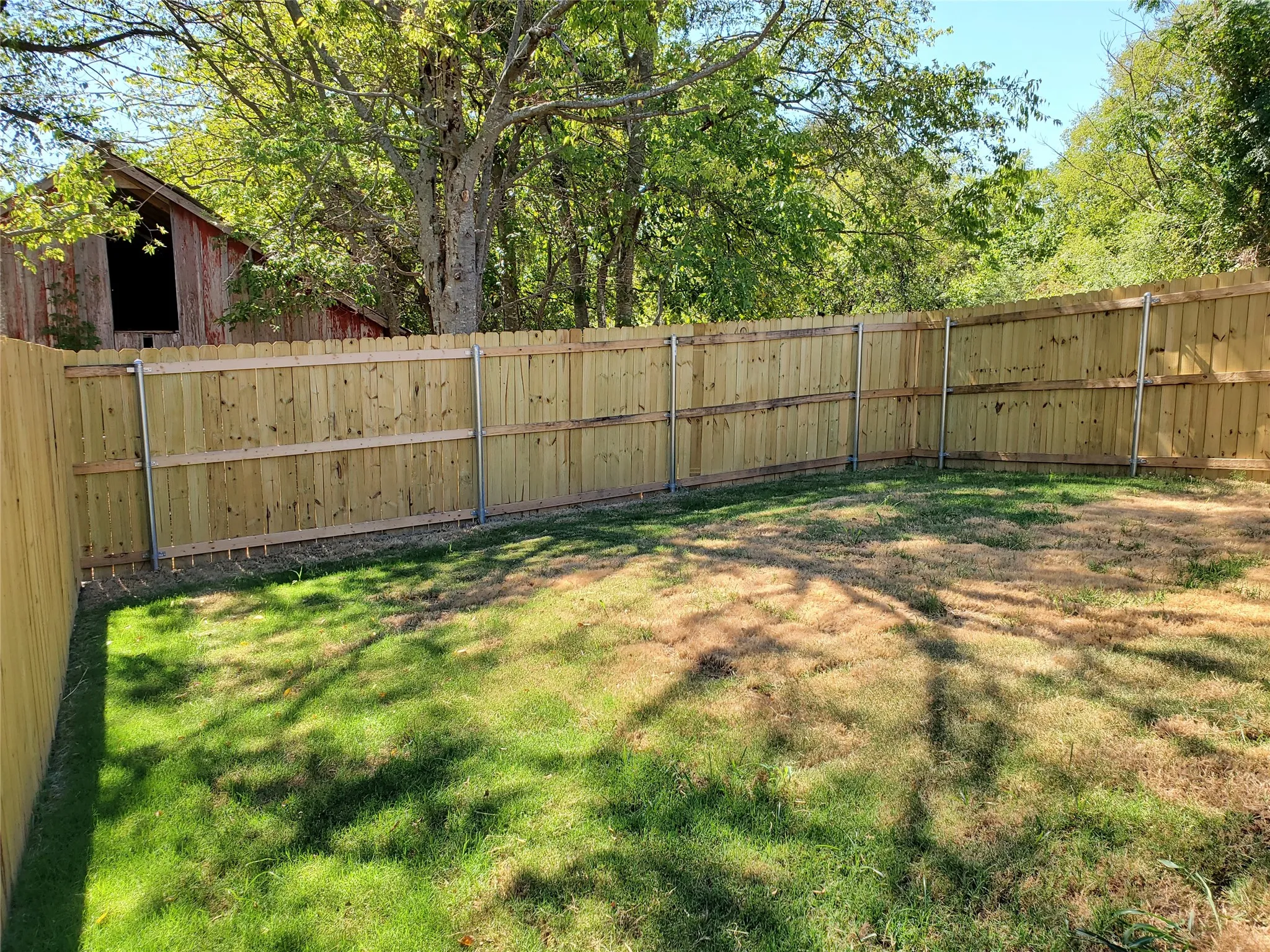 Duplex For Rent in Fannin County , 612 E 3rd Street B, Bonham, Texas 75418, 3 Bedroom, 2 Bathroom, Garage spaces, 2,383 Sqft, built in 2022, mls#21406380, Real Estate Agent in Bonham, Homes For Rent in Fannin county, Homes For Rent in Bonham, Realtor in Bonham Texas, Real Estate Brokerage Independent Realty Texas, Luminita Cordes Realtor
