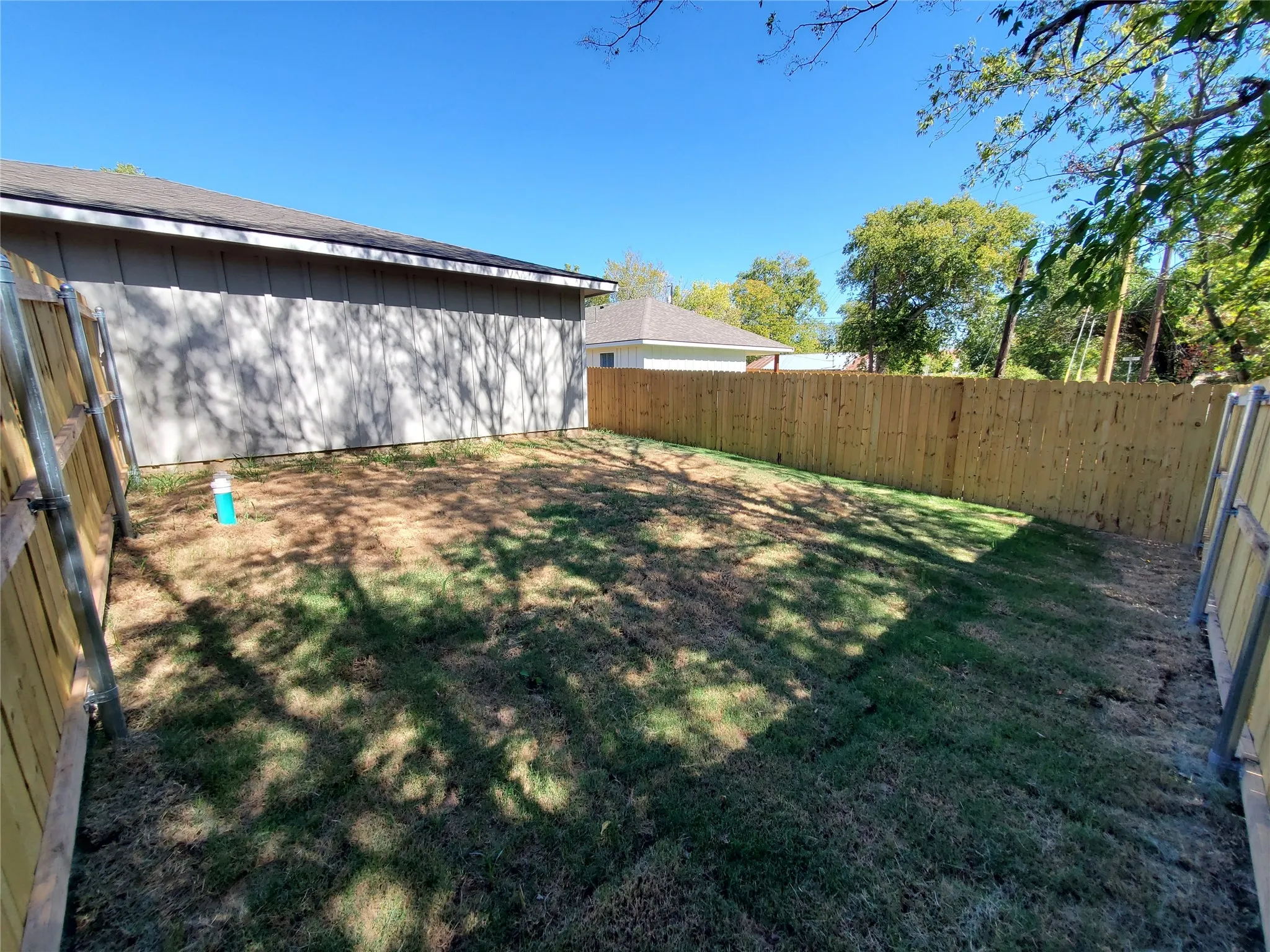 Duplex For Rent in Fannin County , 612 E 3rd Street B, Bonham, Texas 75418, 3 Bedroom, 2 Bathroom, Garage spaces, 2,383 Sqft, built in 2022, mls#21406380, Real Estate Agent in Bonham, Homes For Rent in Fannin county, Homes For Rent in Bonham, Realtor in Bonham Texas, Real Estate Brokerage Independent Realty Texas, Luminita Cordes Realtor