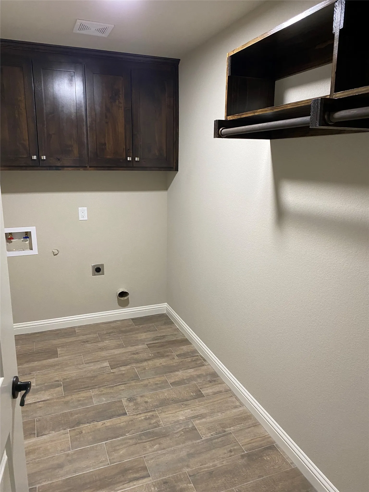 Single Family Residence For Rent in Hood County , 3005 Promenade Drive, Granbury, Texas 76049, 3 Bedroom, 2 Bathroom, 2 Garage spaces, 1,787 Sqft, built in 2022, mls#21406375, Real Estate Agent in Granbury, Homes For Rent in Hood county, Homes For Rent in Granbury, Realtor in Granbury Texas, Real Estate Brokerage Independent Realty Texas, Luminita Cordes Realtor