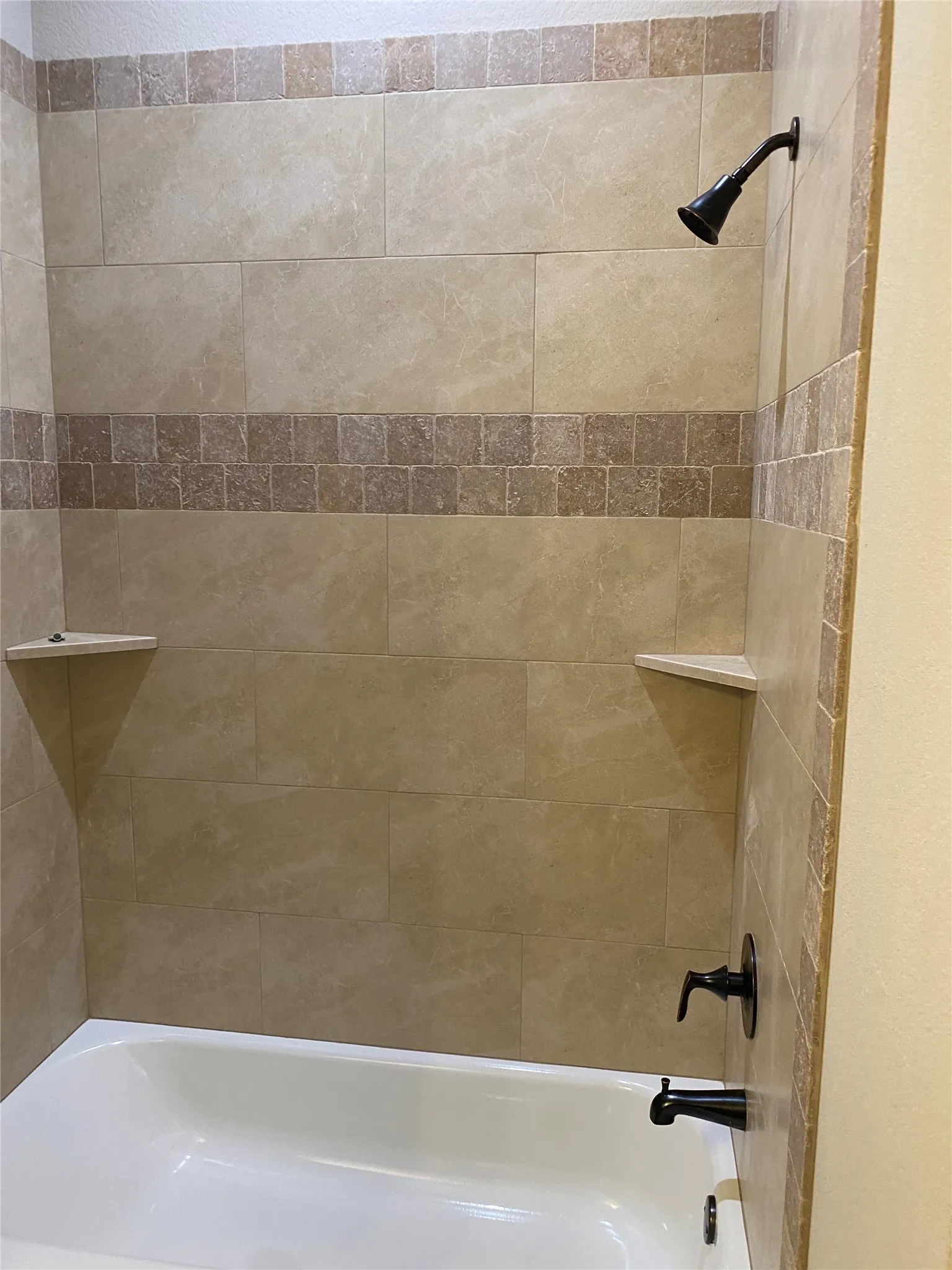 Single Family Residence For Rent in Hood County , 3005 Promenade Drive, Granbury, Texas 76049, 3 Bedroom, 2 Bathroom, 2 Garage spaces, 1,787 Sqft, built in 2022, mls#21406375, Real Estate Agent in Granbury, Homes For Rent in Hood county, Homes For Rent in Granbury, Realtor in Granbury Texas, Real Estate Brokerage Independent Realty Texas, Luminita Cordes Realtor