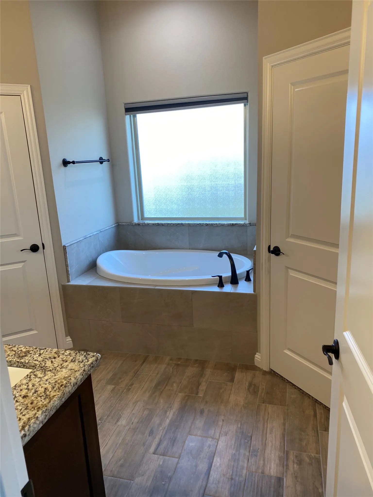 Single Family Residence For Rent in Hood County , 3005 Promenade Drive, Granbury, Texas 76049, 3 Bedroom, 2 Bathroom, 2 Garage spaces, 1,787 Sqft, built in 2022, mls#21406375, Real Estate Agent in Granbury, Homes For Rent in Hood county, Homes For Rent in Granbury, Realtor in Granbury Texas, Real Estate Brokerage Independent Realty Texas, Luminita Cordes Realtor