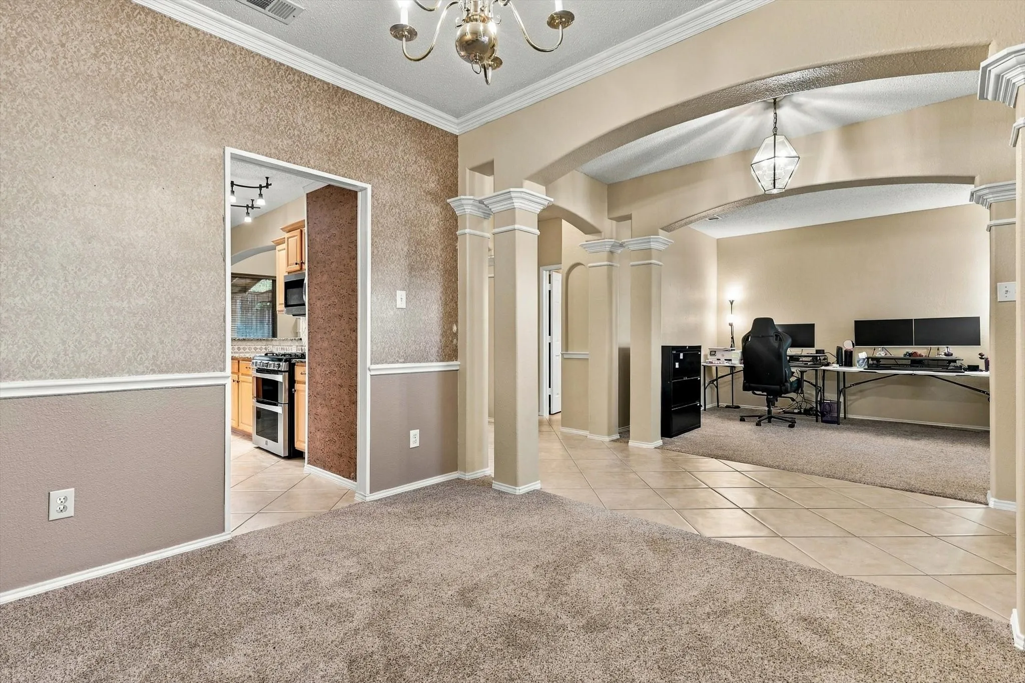 Single Family Residence For Sale in Denton County , 103 Deerpath Road, Hickory Creek, Texas 75065, 4 Bedroom, 4 Bathroom, 2 Garage spaces, 2,797 Sqft, built in 2000, mls#21400315, Real Estate Agent in Hickory Creek, Homes For Sale in Denton county, Homes For Sale in Hickory Creek, Realtor in Hickory Creek Texas, Real Estate Brokerage Independent Realty Texas, Luminita Cordes Realtor