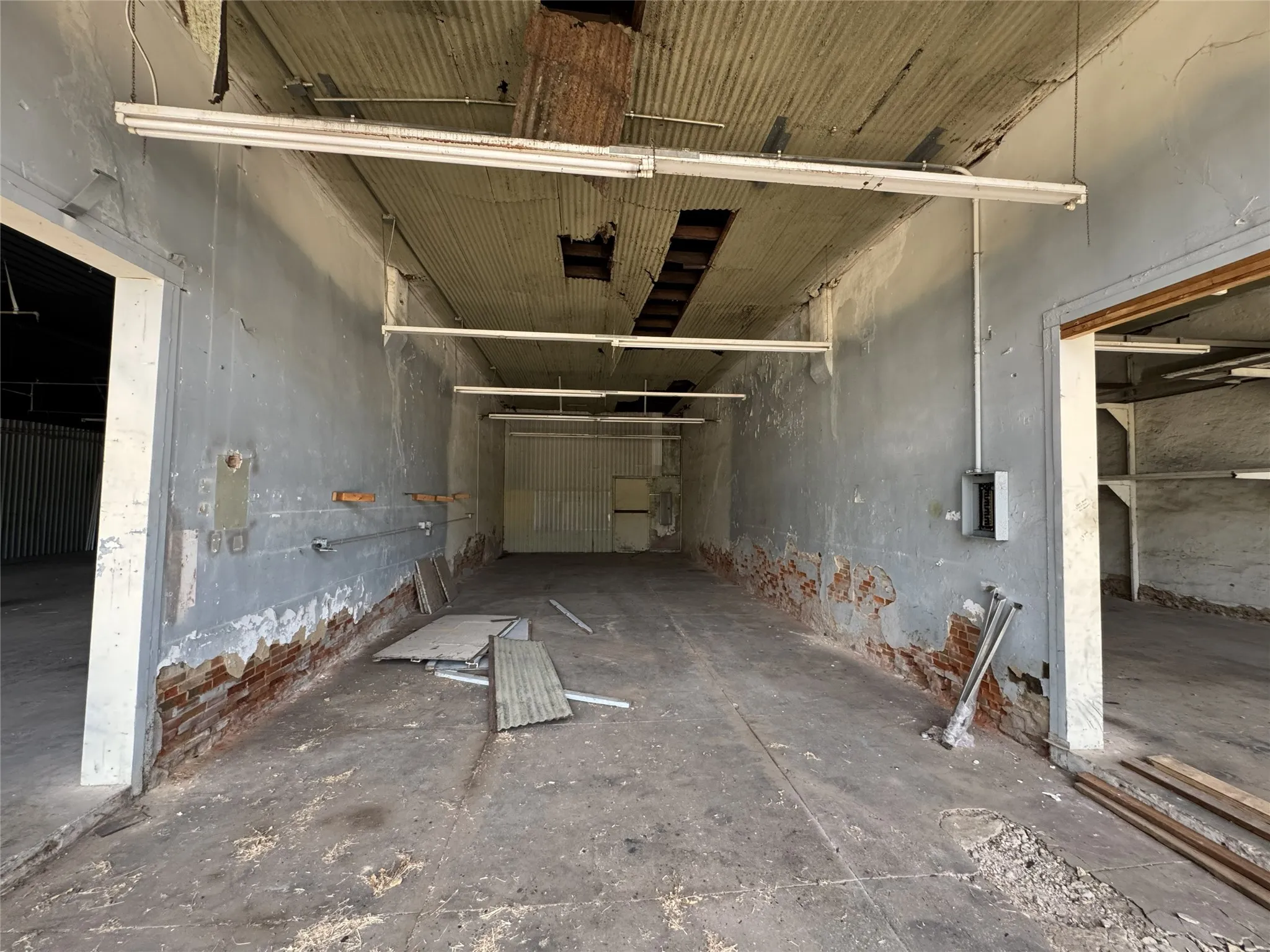 Warehouse For Rent in Grayson County , 602 S Armstrong Avenue 604, Denison, Texas 75020, 0, 0, Garage spaces, 0 Sqft, built in 1970, mls#21406383, Real Estate Agent in Denison, Homes For Rent in Grayson county, Homes For Rent in Denison, Realtor in Denison Texas, Real Estate Brokerage Independent Realty Texas, Luminita Cordes Realtor