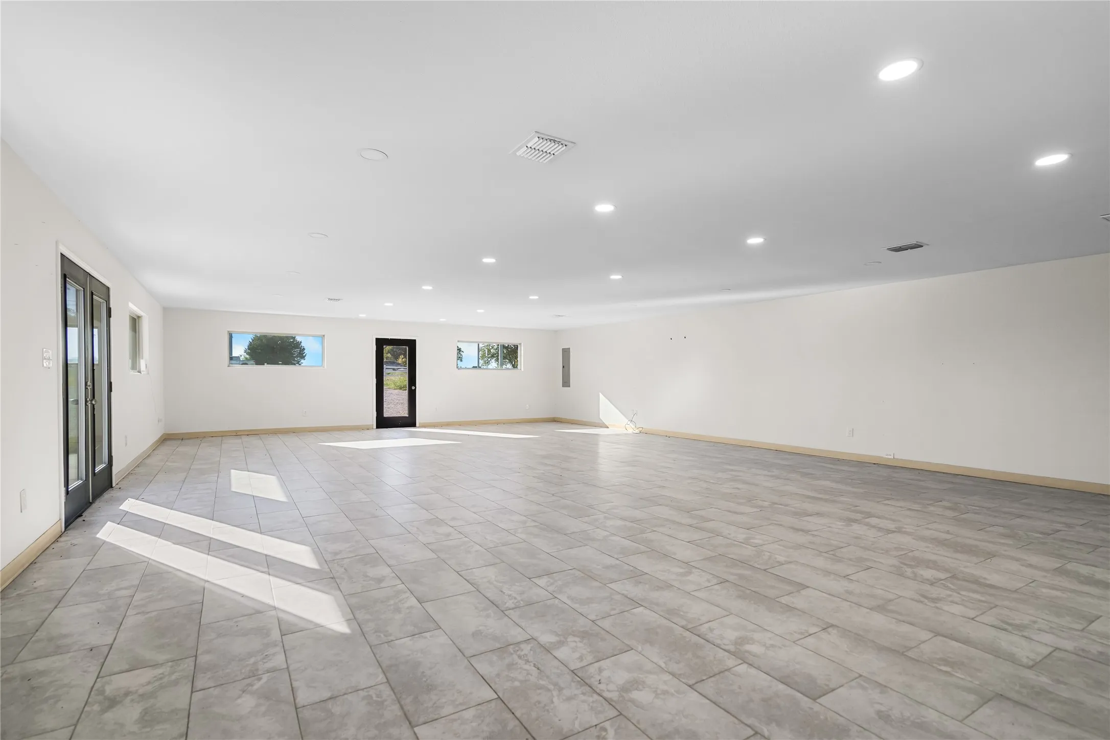 Business For Sale in Collin County , 2467 State Highway 78 S, Farmersville, Texas 75442, 0, 0, Garage spaces, 1,920 Sqft, built in 1998, mls#21405035, Real Estate Agent in Farmersville, Homes For Sale in Collin county, Homes For Sale in Farmersville, Realtor in Farmersville Texas, Real Estate Brokerage Independent Realty Texas, Luminita Cordes Realtor