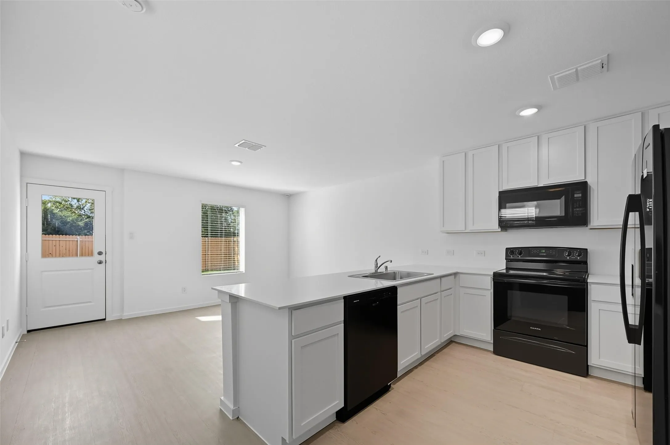 Single Family Residence For Rent in Collin County , 823 Sandhill Crane Lane, Princeton, Texas 75407, 3 Bedroom, 3 Bathroom, 1 Garage spaces, 1,189 Sqft, built in 2025, mls#21406388, Real Estate Agent in Princeton, Homes For Rent in Collin county, Homes For Rent in Princeton, Realtor in Princeton Texas, Real Estate Brokerage Independent Realty Texas, Luminita Cordes Realtor