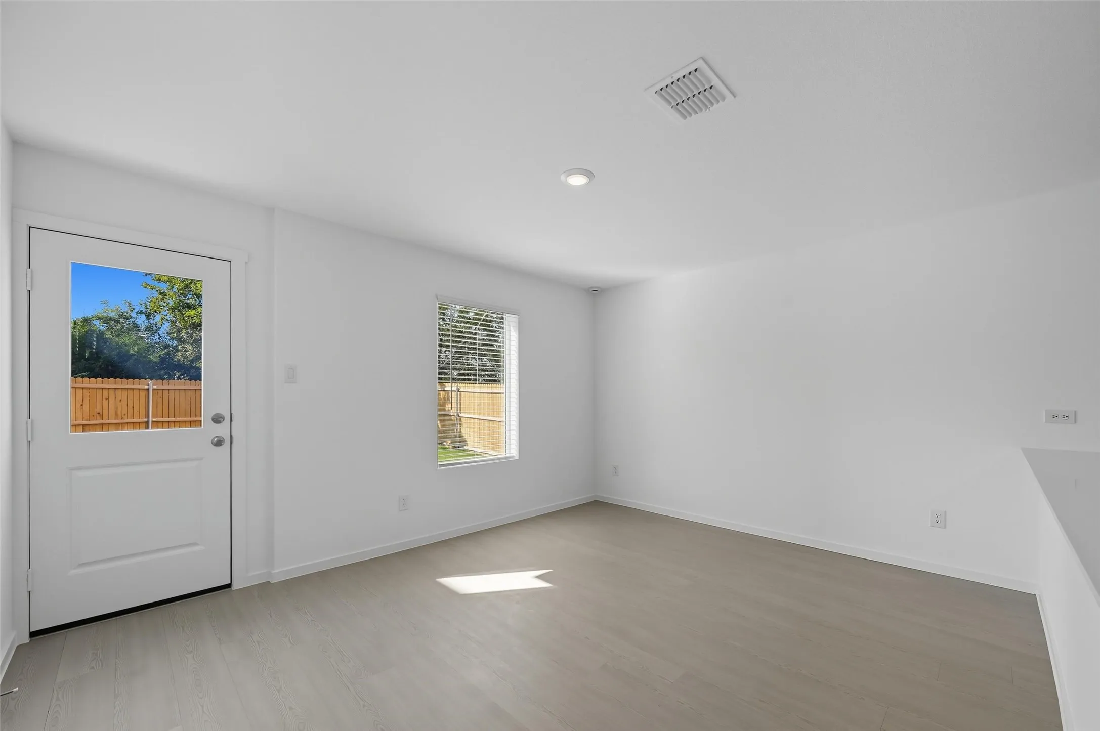 Single Family Residence For Rent in Collin County , 823 Sandhill Crane Lane, Princeton, Texas 75407, 3 Bedroom, 3 Bathroom, 1 Garage spaces, 1,189 Sqft, built in 2025, mls#21406388, Real Estate Agent in Princeton, Homes For Rent in Collin county, Homes For Rent in Princeton, Realtor in Princeton Texas, Real Estate Brokerage Independent Realty Texas, Luminita Cordes Realtor
