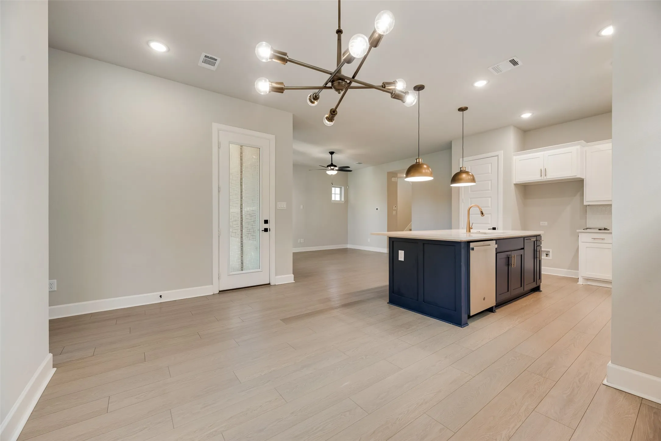 Single Family Residence For Rent in Tarrant County , 3342 Monarch Pass Drive, Arlington, Texas 76005, 4 Bedroom, 3 Bathroom, 2 Garage spaces, 2,334 Sqft, built in 2023, mls#21389481, Real Estate Agent in Arlington, Homes For Rent in Tarrant county, Homes For Rent in Arlington, Realtor in Arlington Texas, Real Estate Brokerage Independent Realty Texas, Luminita Cordes Realtor
