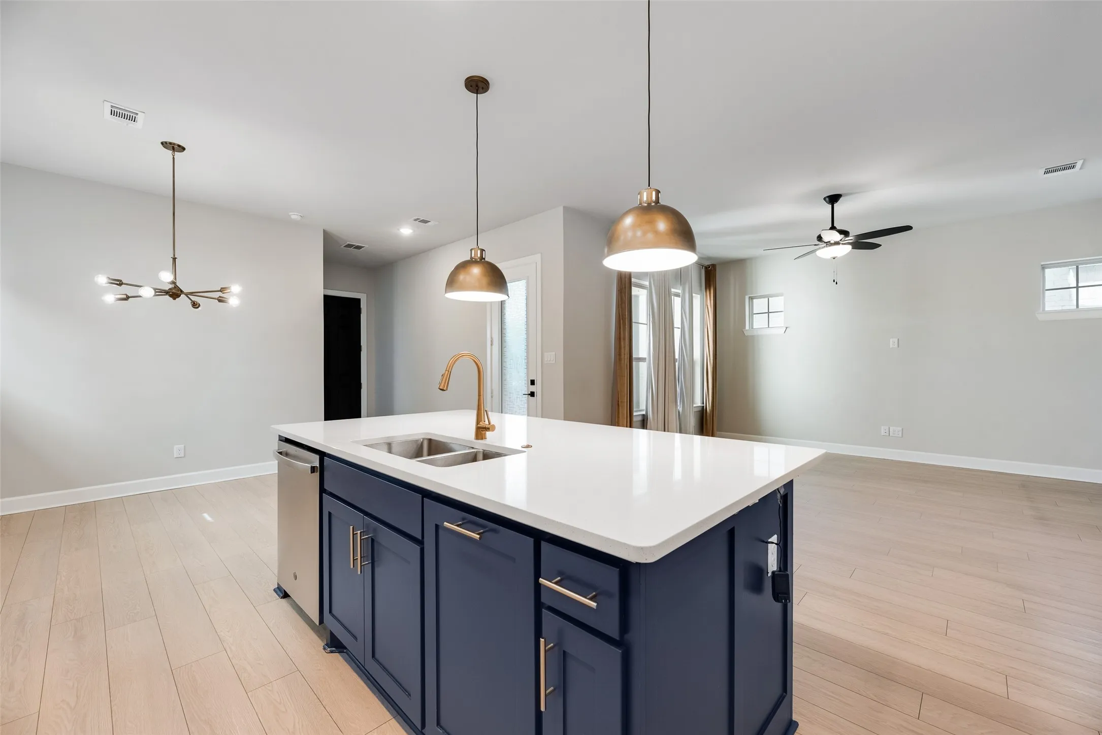 Single Family Residence For Rent in Tarrant County , 3342 Monarch Pass Drive, Arlington, Texas 76005, 4 Bedroom, 3 Bathroom, 2 Garage spaces, 2,334 Sqft, built in 2023, mls#21389481, Real Estate Agent in Arlington, Homes For Rent in Tarrant county, Homes For Rent in Arlington, Realtor in Arlington Texas, Real Estate Brokerage Independent Realty Texas, Luminita Cordes Realtor