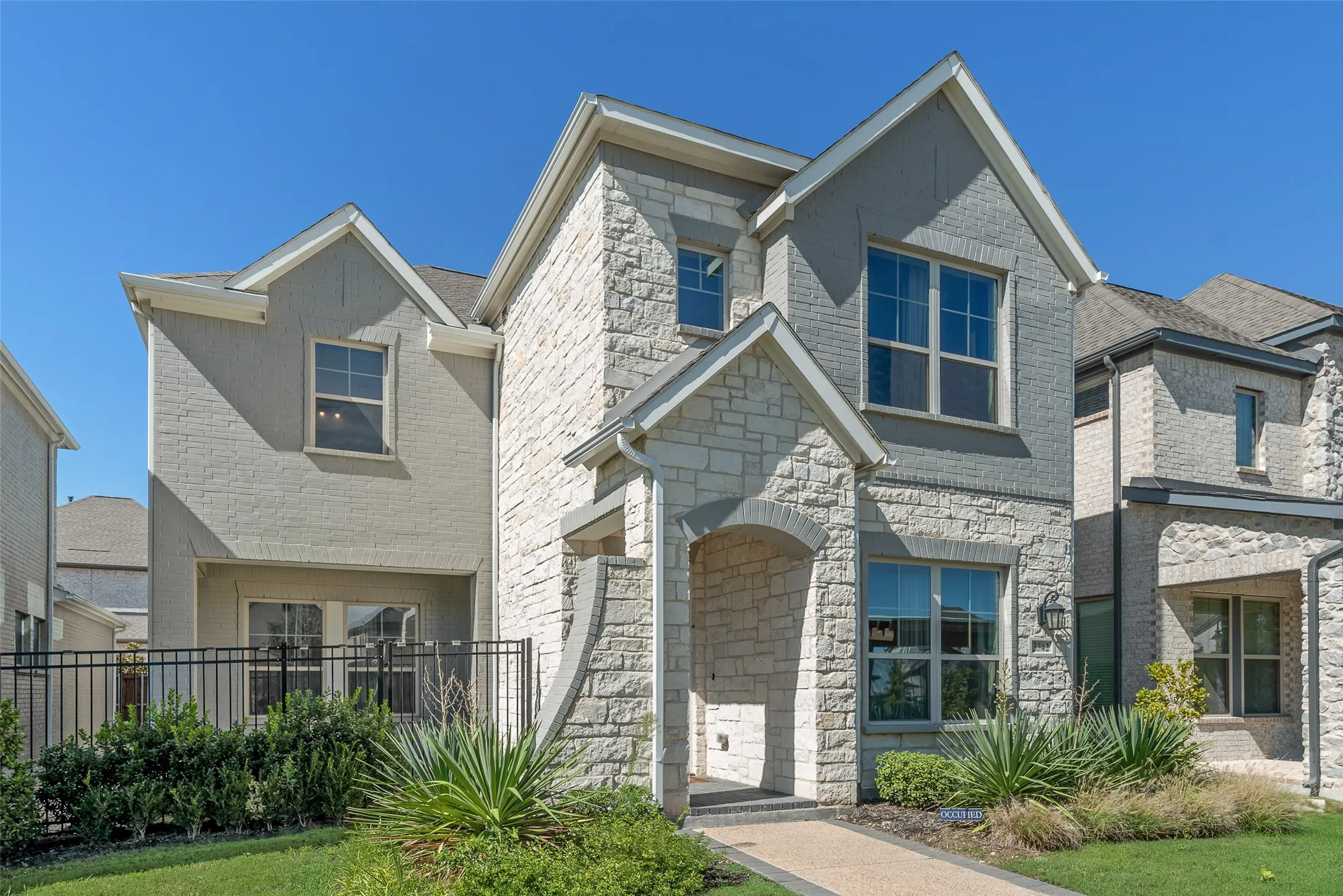 Single Family Residence For Rent in Tarrant County , 3342 Monarch Pass Drive, Arlington, Texas 76005, 4 Bedroom, 3 Bathroom, 2 Garage spaces, 2,334 Sqft, built in 2023, mls#21389481, Real Estate Agent in Arlington, Homes For Rent in Tarrant county, Homes For Rent in Arlington, Realtor in Arlington Texas, Real Estate Brokerage Independent Realty Texas, Luminita Cordes Realtor