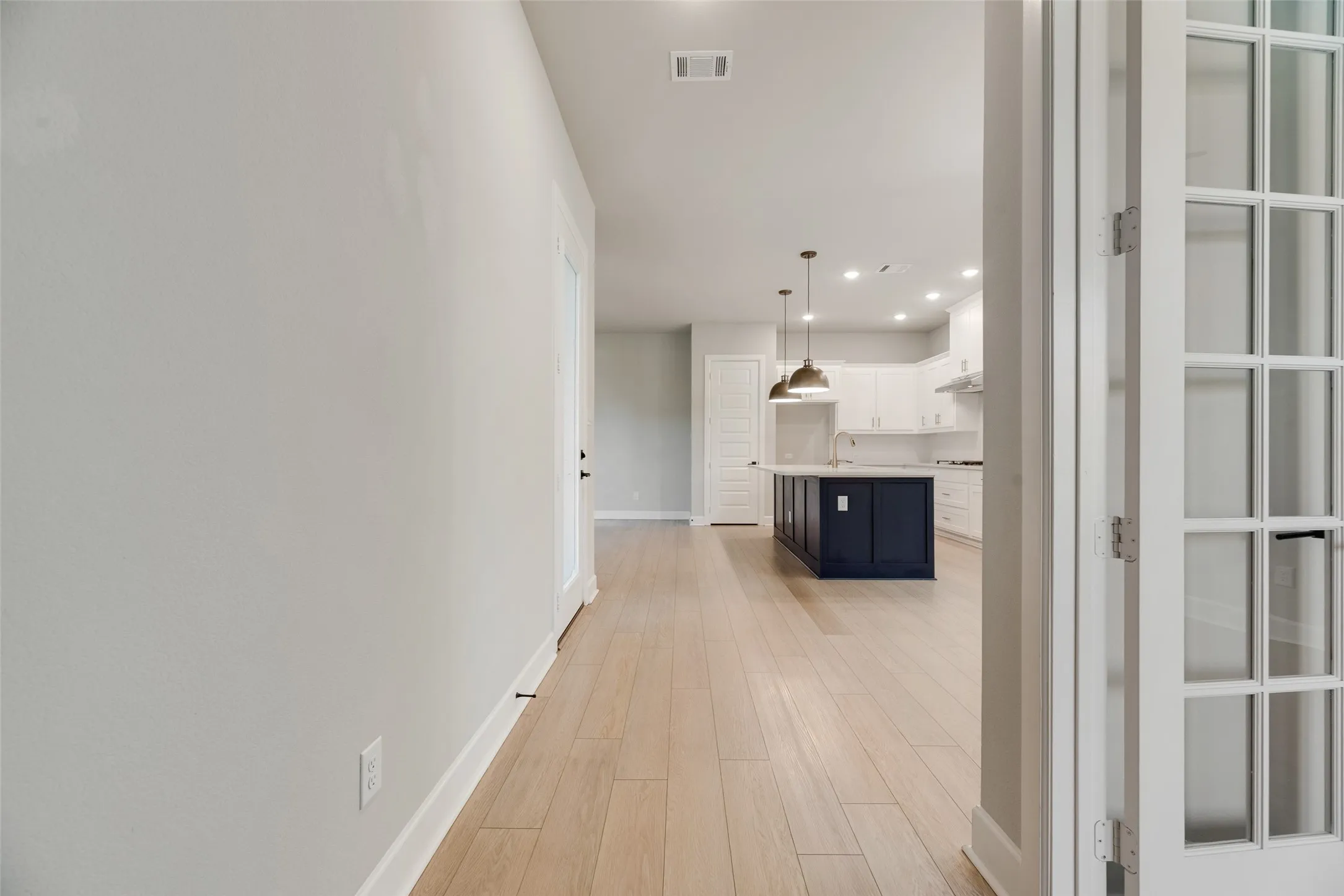 Single Family Residence For Rent in Tarrant County , 3342 Monarch Pass Drive, Arlington, Texas 76005, 4 Bedroom, 3 Bathroom, 2 Garage spaces, 2,334 Sqft, built in 2023, mls#21389481, Real Estate Agent in Arlington, Homes For Rent in Tarrant county, Homes For Rent in Arlington, Realtor in Arlington Texas, Real Estate Brokerage Independent Realty Texas, Luminita Cordes Realtor