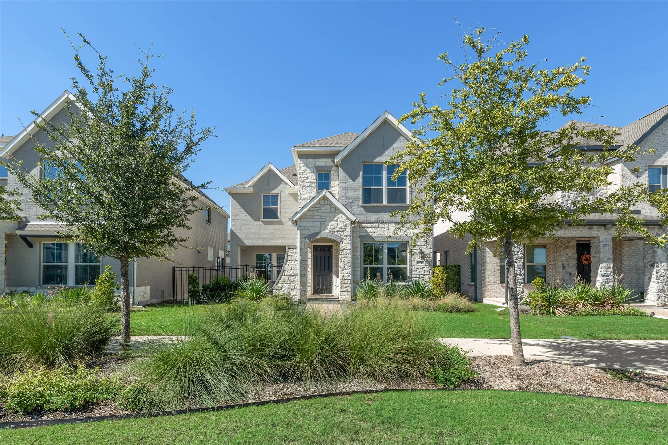 Single Family Residence For Rent in Tarrant County , 3342 Monarch Pass Drive, Arlington, Texas 76005, 4 Bedroom, 3 Bathroom, 2 Garage spaces, 2,334 Sqft, built in 2023, mls#21389481, Real Estate Agent in Arlington, Homes For Rent in Tarrant county, Homes For Rent in Arlington, Realtor in Arlington Texas, Real Estate Brokerage Independent Realty Texas, Luminita Cordes Realtor