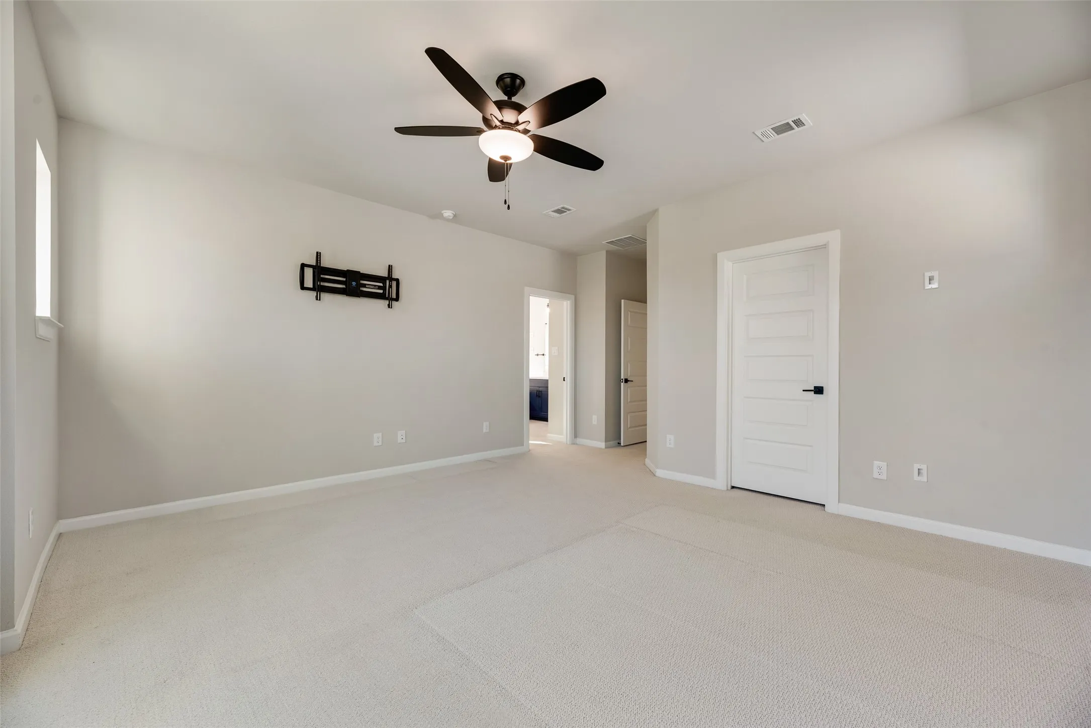 Single Family Residence For Rent in Tarrant County , 3342 Monarch Pass Drive, Arlington, Texas 76005, 4 Bedroom, 3 Bathroom, 2 Garage spaces, 2,334 Sqft, built in 2023, mls#21389481, Real Estate Agent in Arlington, Homes For Rent in Tarrant county, Homes For Rent in Arlington, Realtor in Arlington Texas, Real Estate Brokerage Independent Realty Texas, Luminita Cordes Realtor