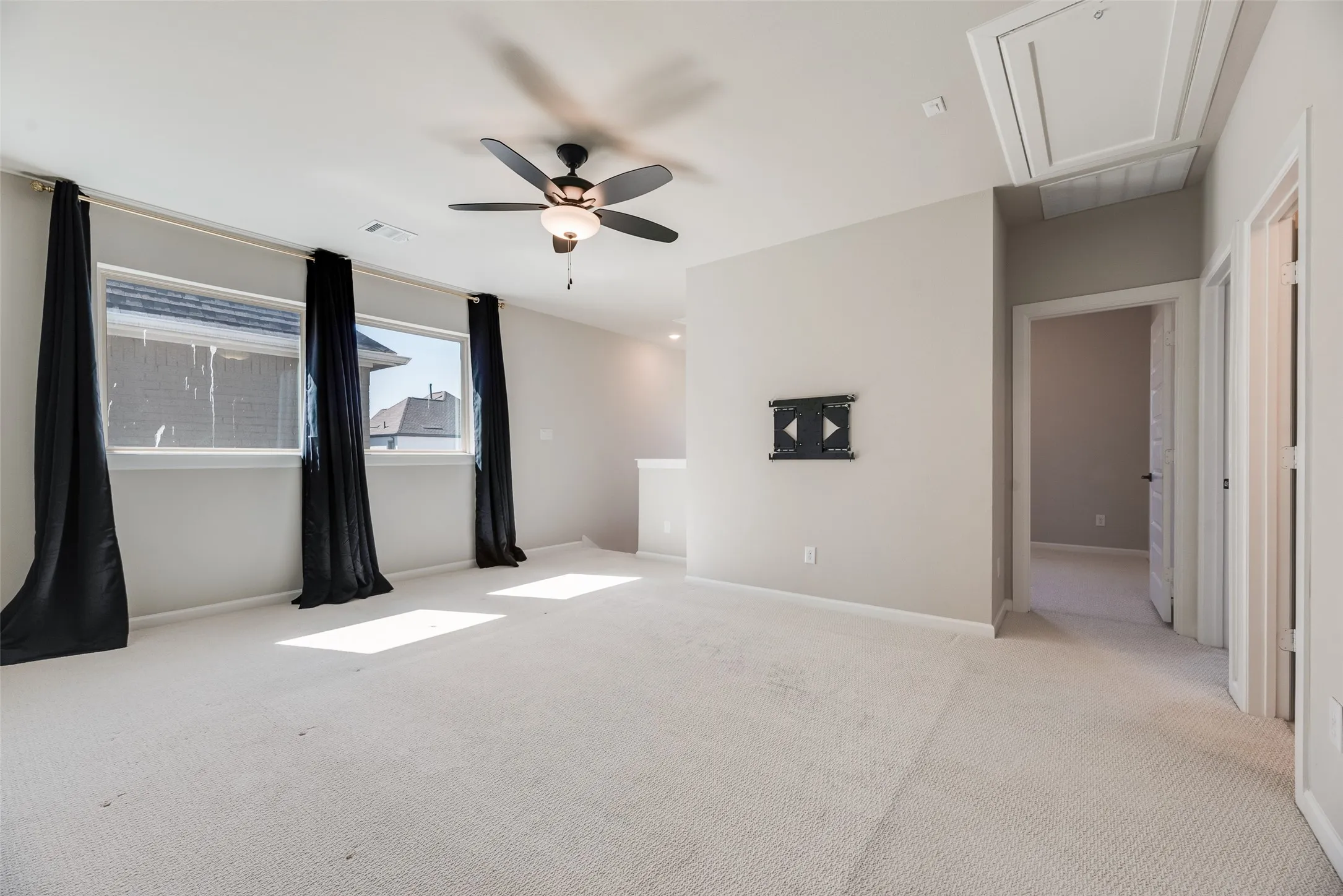 Single Family Residence For Rent in Tarrant County , 3342 Monarch Pass Drive, Arlington, Texas 76005, 4 Bedroom, 3 Bathroom, 2 Garage spaces, 2,334 Sqft, built in 2023, mls#21389481, Real Estate Agent in Arlington, Homes For Rent in Tarrant county, Homes For Rent in Arlington, Realtor in Arlington Texas, Real Estate Brokerage Independent Realty Texas, Luminita Cordes Realtor