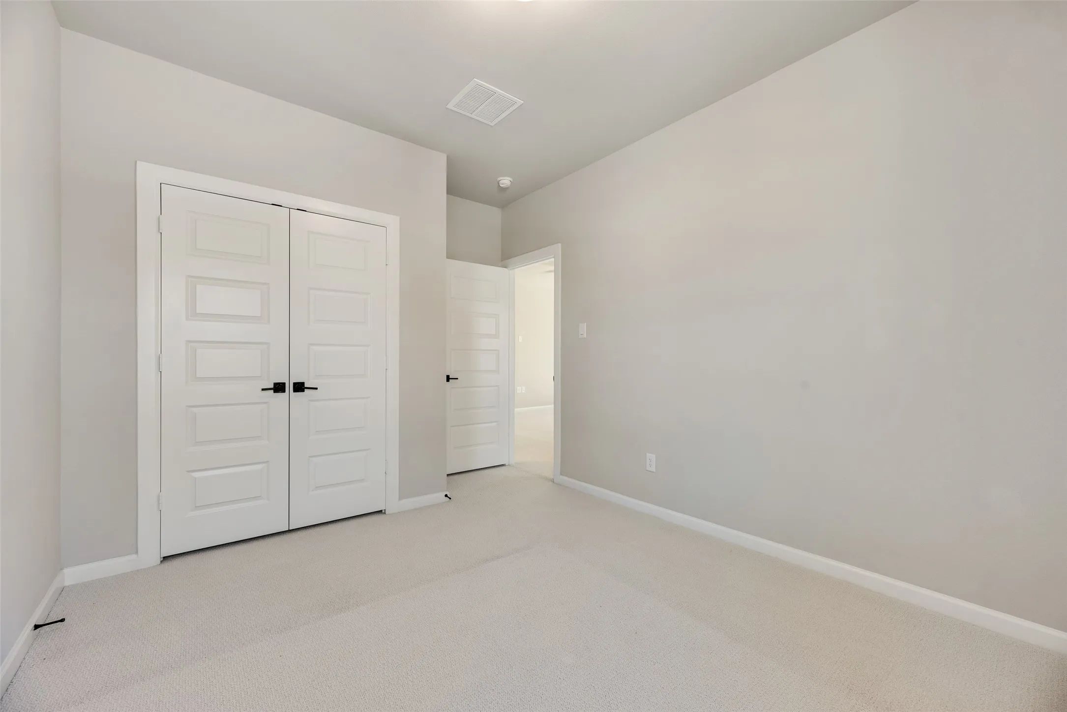 Single Family Residence For Rent in Tarrant County , 3342 Monarch Pass Drive, Arlington, Texas 76005, 4 Bedroom, 3 Bathroom, 2 Garage spaces, 2,334 Sqft, built in 2023, mls#21389481, Real Estate Agent in Arlington, Homes For Rent in Tarrant county, Homes For Rent in Arlington, Realtor in Arlington Texas, Real Estate Brokerage Independent Realty Texas, Luminita Cordes Realtor