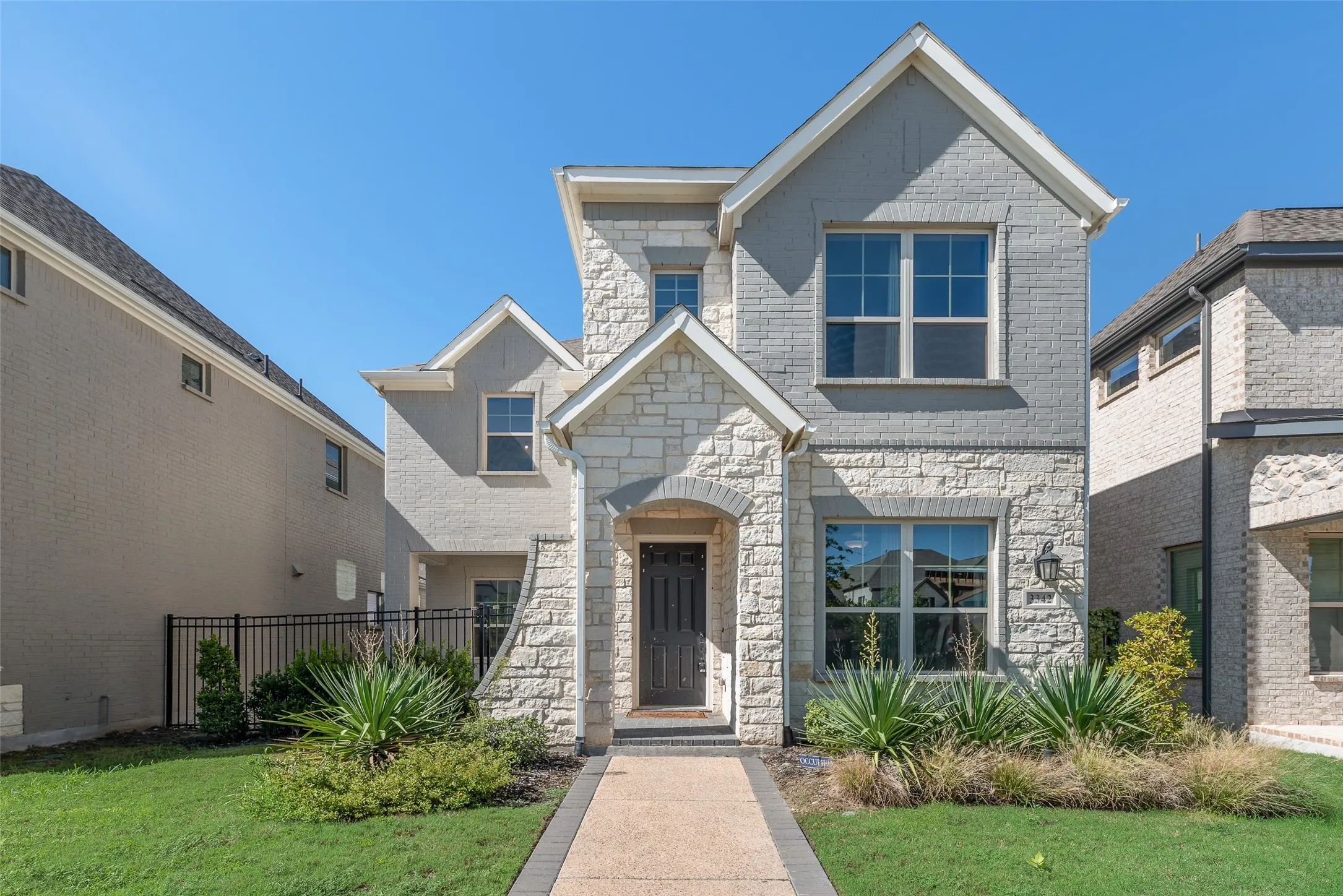 Single Family Residence For Rent in Tarrant County , 3342 Monarch Pass Drive, Arlington, Texas 76005, 4 Bedroom, 3 Bathroom, 2 Garage spaces, 2,334 Sqft, built in 2023, mls#21389481, Real Estate Agent in Arlington, Homes For Rent in Tarrant county, Homes For Rent in Arlington, Realtor in Arlington Texas, Real Estate Brokerage Independent Realty Texas, Luminita Cordes Realtor