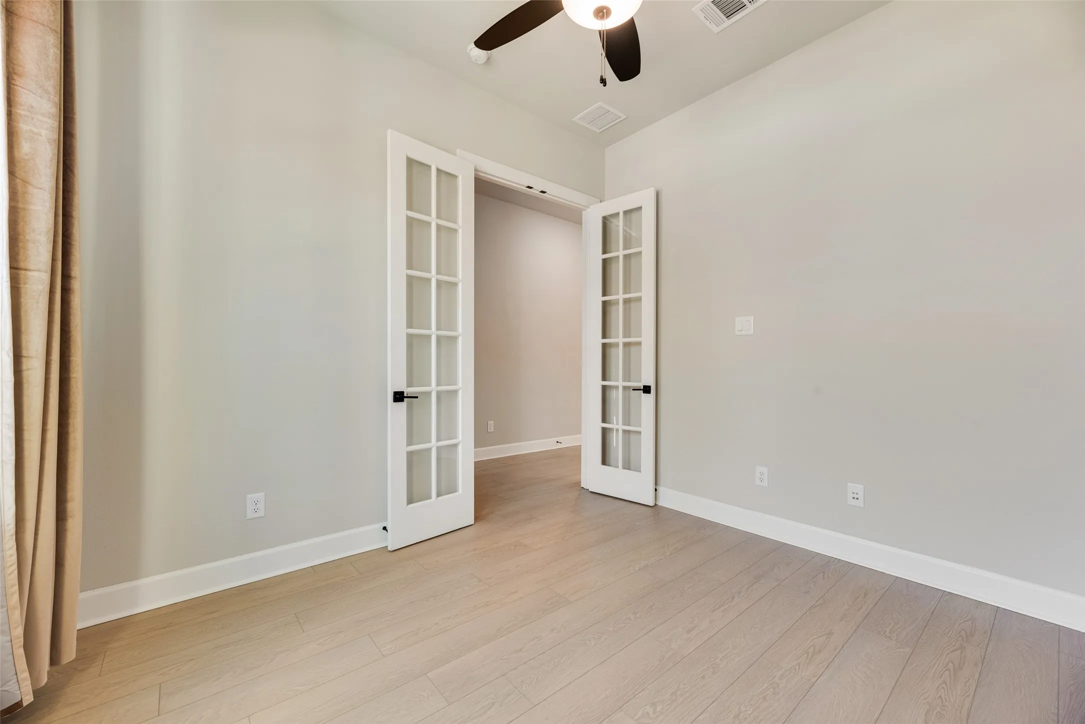Single Family Residence For Rent in Tarrant County , 3342 Monarch Pass Drive, Arlington, Texas 76005, 4 Bedroom, 3 Bathroom, 2 Garage spaces, 2,334 Sqft, built in 2023, mls#21389481, Real Estate Agent in Arlington, Homes For Rent in Tarrant county, Homes For Rent in Arlington, Realtor in Arlington Texas, Real Estate Brokerage Independent Realty Texas, Luminita Cordes Realtor