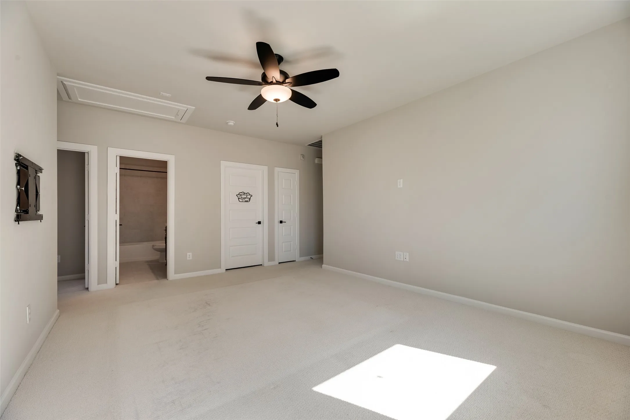 Single Family Residence For Rent in Tarrant County , 3342 Monarch Pass Drive, Arlington, Texas 76005, 4 Bedroom, 3 Bathroom, 2 Garage spaces, 2,334 Sqft, built in 2023, mls#21389481, Real Estate Agent in Arlington, Homes For Rent in Tarrant county, Homes For Rent in Arlington, Realtor in Arlington Texas, Real Estate Brokerage Independent Realty Texas, Luminita Cordes Realtor