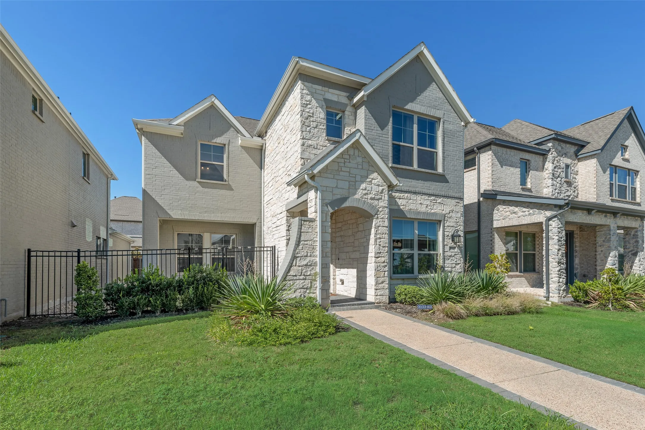 Single Family Residence For Rent in Tarrant County , 3342 Monarch Pass Drive, Arlington, Texas 76005, 4 Bedroom, 3 Bathroom, 2 Garage spaces, 2,334 Sqft, built in 2023, mls#21389481, Real Estate Agent in Arlington, Homes For Rent in Tarrant county, Homes For Rent in Arlington, Realtor in Arlington Texas, Real Estate Brokerage Independent Realty Texas, Luminita Cordes Realtor