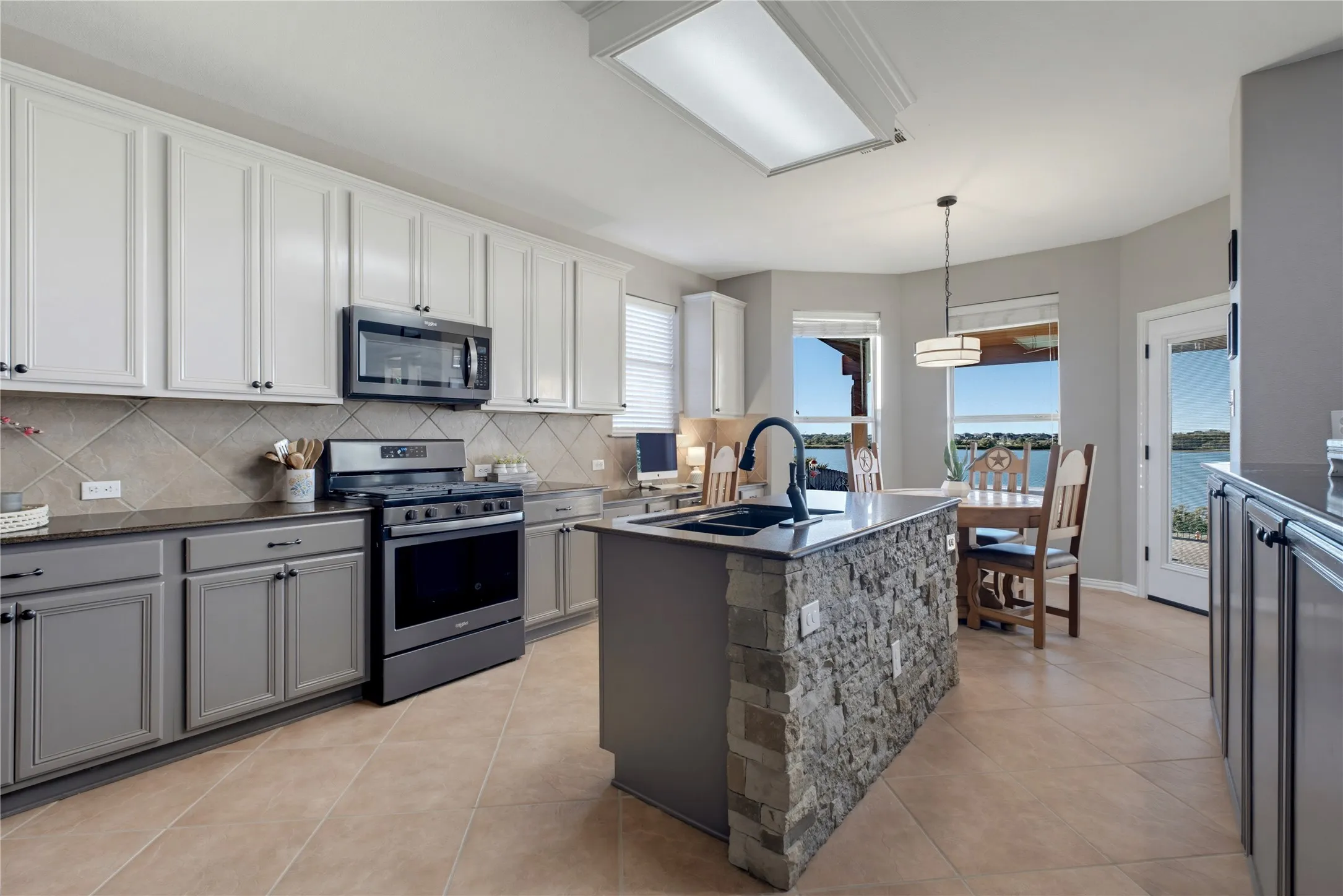 Single Family Residence For Sale in Denton County , 2828 Appaloosa Court, Little Elm, Texas 75068, 4 Bedroom, 3 Bathroom, 2 Garage spaces, 3,030 Sqft, built in 2007, mls#21395564, Real Estate Agent in Little Elm, Homes For Sale in Denton county, Homes For Sale in Little Elm, Realtor in Little Elm Texas, Real Estate Brokerage Independent Realty Texas, Luminita Cordes Realtor