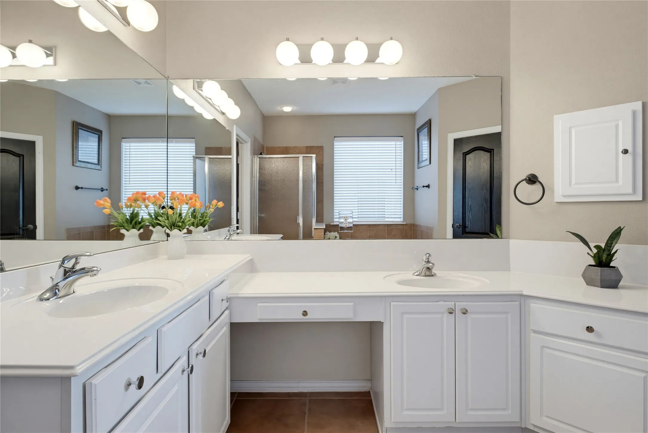 Single Family Residence For Sale in Denton County , 2828 Appaloosa Court, Little Elm, Texas 75068, 4 Bedroom, 3 Bathroom, 2 Garage spaces, 3,030 Sqft, built in 2007, mls#21395564, Real Estate Agent in Little Elm, Homes For Sale in Denton county, Homes For Sale in Little Elm, Realtor in Little Elm Texas, Real Estate Brokerage Independent Realty Texas, Luminita Cordes Realtor