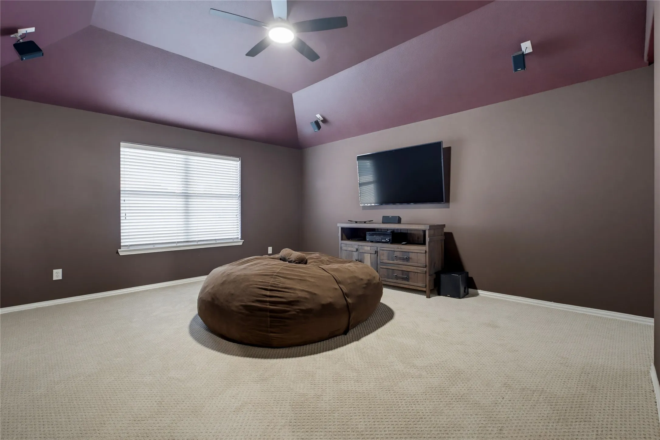 Single Family Residence For Sale in Denton County , 2828 Appaloosa Court, Little Elm, Texas 75068, 4 Bedroom, 3 Bathroom, 2 Garage spaces, 3,030 Sqft, built in 2007, mls#21395564, Real Estate Agent in Little Elm, Homes For Sale in Denton county, Homes For Sale in Little Elm, Realtor in Little Elm Texas, Real Estate Brokerage Independent Realty Texas, Luminita Cordes Realtor