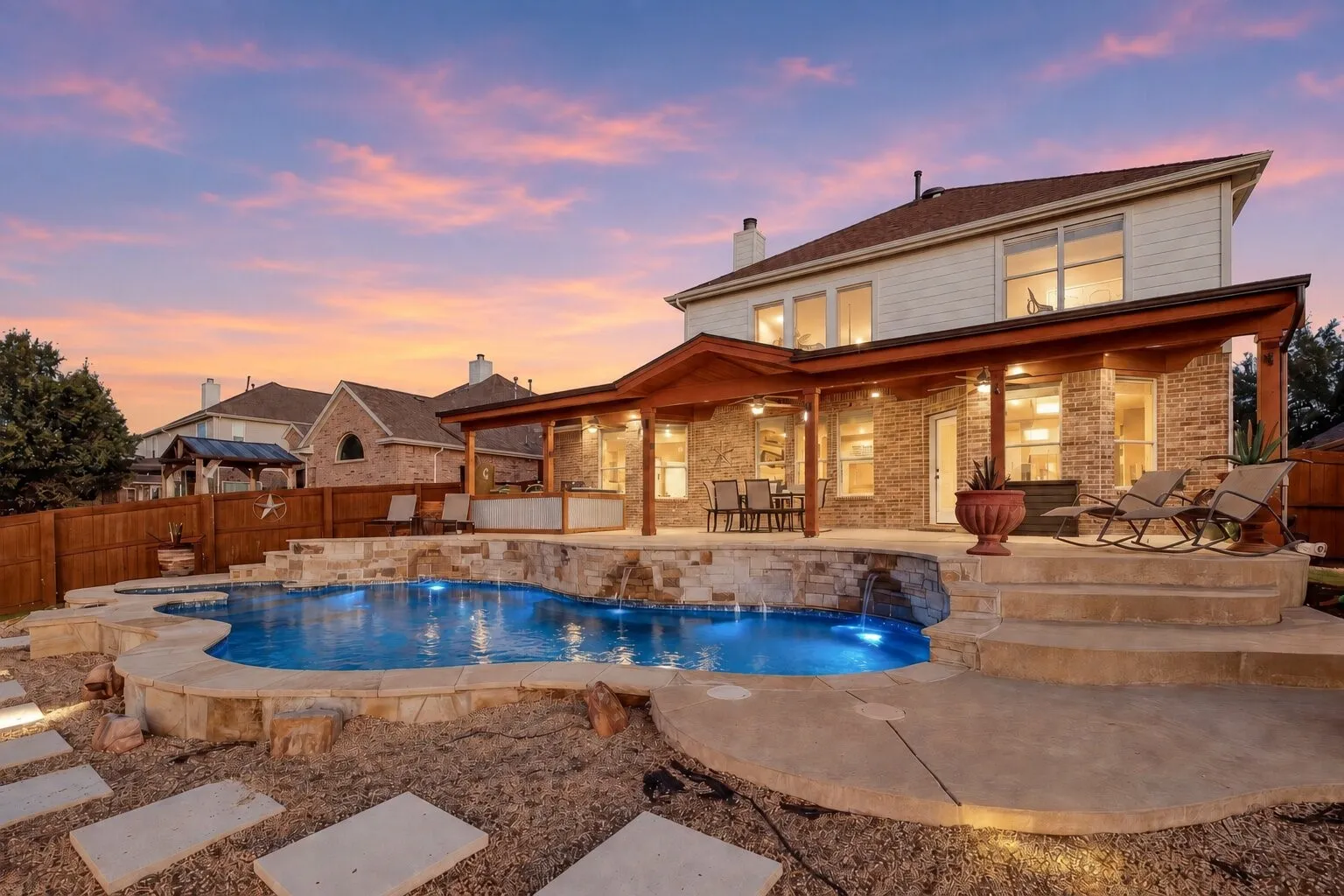 Single Family Residence For Sale in Denton County , 2828 Appaloosa Court, Little Elm, Texas 75068, 4 Bedroom, 3 Bathroom, 2 Garage spaces, 3,030 Sqft, built in 2007, mls#21395564, Real Estate Agent in Little Elm, Homes For Sale in Denton county, Homes For Sale in Little Elm, Realtor in Little Elm Texas, Real Estate Brokerage Independent Realty Texas, Luminita Cordes Realtor