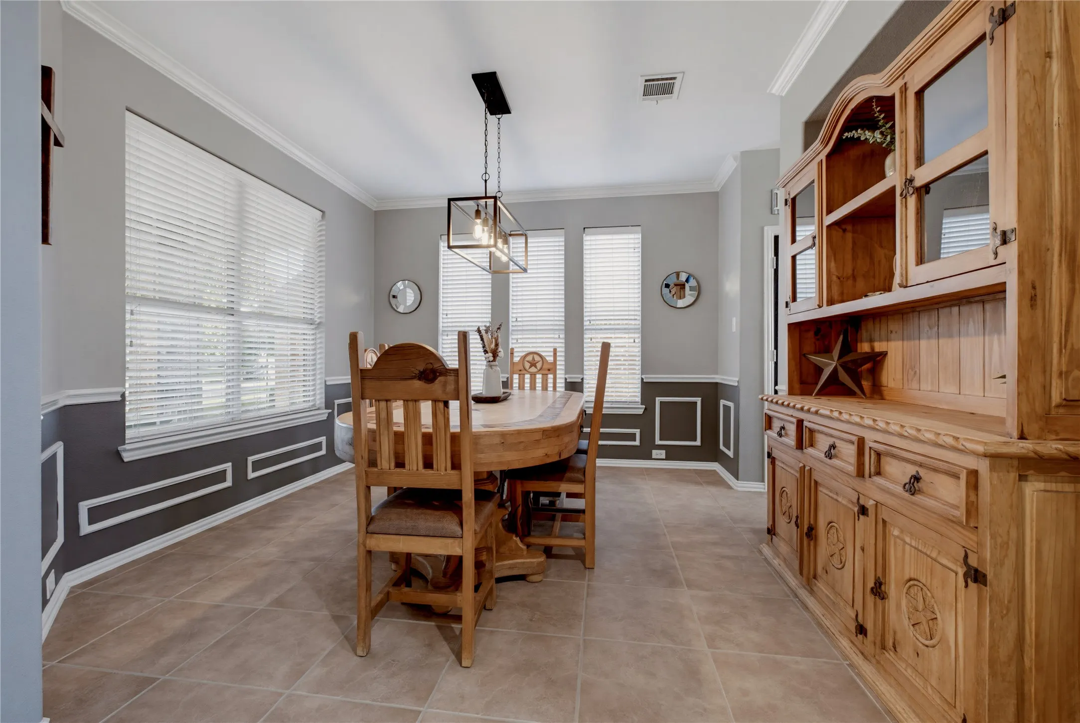 Single Family Residence For Sale in Denton County , 2828 Appaloosa Court, Little Elm, Texas 75068, 4 Bedroom, 3 Bathroom, 2 Garage spaces, 3,030 Sqft, built in 2007, mls#21395564, Real Estate Agent in Little Elm, Homes For Sale in Denton county, Homes For Sale in Little Elm, Realtor in Little Elm Texas, Real Estate Brokerage Independent Realty Texas, Luminita Cordes Realtor