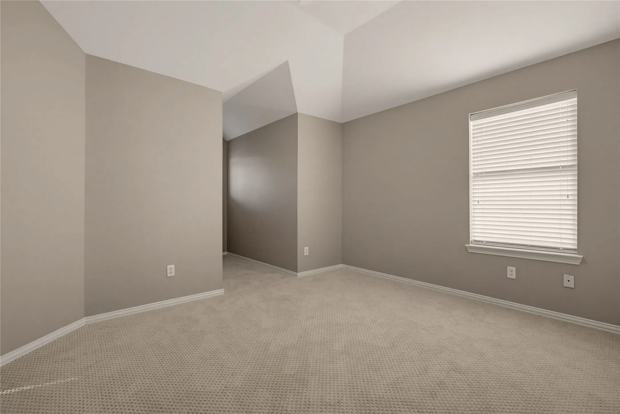 Single Family Residence For Sale in Denton County , 2828 Appaloosa Court, Little Elm, Texas 75068, 4 Bedroom, 3 Bathroom, 2 Garage spaces, 3,030 Sqft, built in 2007, mls#21395564, Real Estate Agent in Little Elm, Homes For Sale in Denton county, Homes For Sale in Little Elm, Realtor in Little Elm Texas, Real Estate Brokerage Independent Realty Texas, Luminita Cordes Realtor