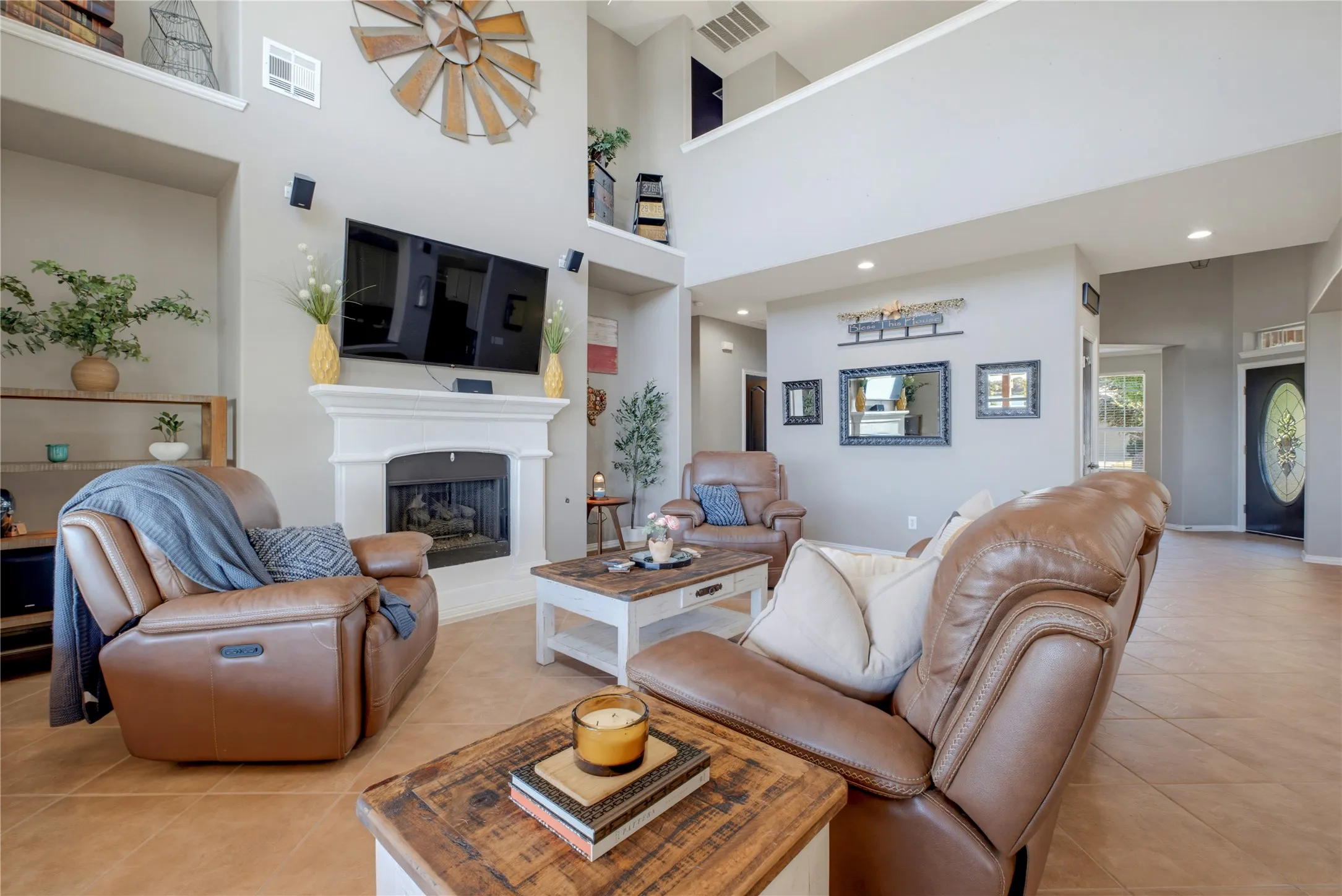 Single Family Residence For Sale in Denton County , 2828 Appaloosa Court, Little Elm, Texas 75068, 4 Bedroom, 3 Bathroom, 2 Garage spaces, 3,030 Sqft, built in 2007, mls#21395564, Real Estate Agent in Little Elm, Homes For Sale in Denton county, Homes For Sale in Little Elm, Realtor in Little Elm Texas, Real Estate Brokerage Independent Realty Texas, Luminita Cordes Realtor