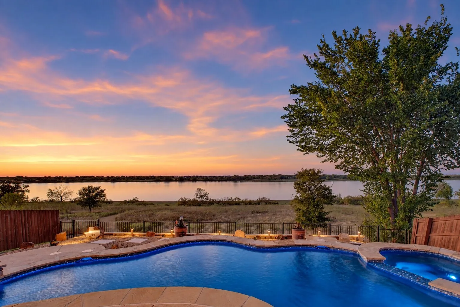 Single Family Residence For Sale in Denton County , 2828 Appaloosa Court, Little Elm, Texas 75068, 4 Bedroom, 3 Bathroom, 2 Garage spaces, 3,030 Sqft, built in 2007, mls#21395564, Real Estate Agent in Little Elm, Homes For Sale in Denton county, Homes For Sale in Little Elm, Realtor in Little Elm Texas, Real Estate Brokerage Independent Realty Texas, Luminita Cordes Realtor
