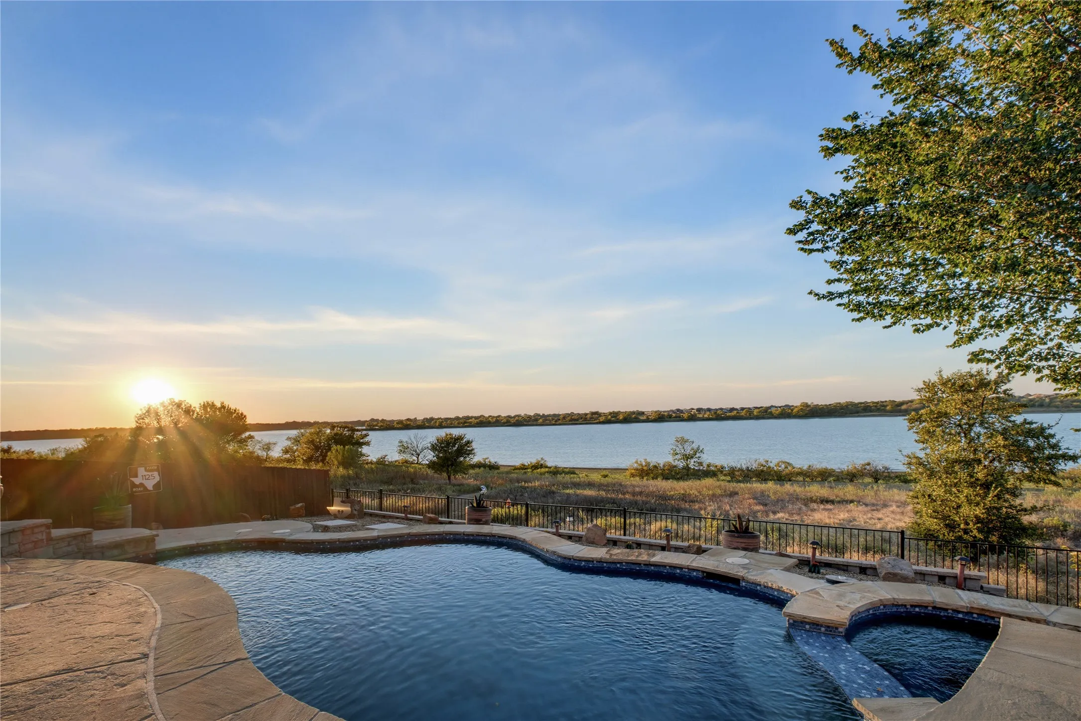 Single Family Residence For Sale in Denton County , 2828 Appaloosa Court, Little Elm, Texas 75068, 4 Bedroom, 3 Bathroom, 2 Garage spaces, 3,030 Sqft, built in 2007, mls#21395564, Real Estate Agent in Little Elm, Homes For Sale in Denton county, Homes For Sale in Little Elm, Realtor in Little Elm Texas, Real Estate Brokerage Independent Realty Texas, Luminita Cordes Realtor