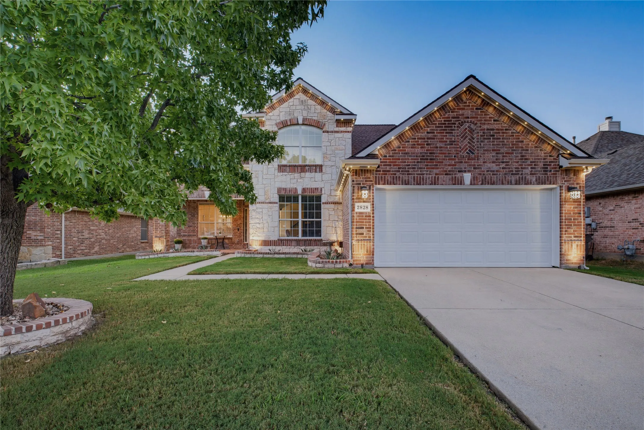 Single Family Residence For Sale in Denton County , 2828 Appaloosa Court, Little Elm, Texas 75068, 4 Bedroom, 3 Bathroom, 2 Garage spaces, 3,030 Sqft, built in 2007, mls#21395564, Real Estate Agent in Little Elm, Homes For Sale in Denton county, Homes For Sale in Little Elm, Realtor in Little Elm Texas, Real Estate Brokerage Independent Realty Texas, Luminita Cordes Realtor
