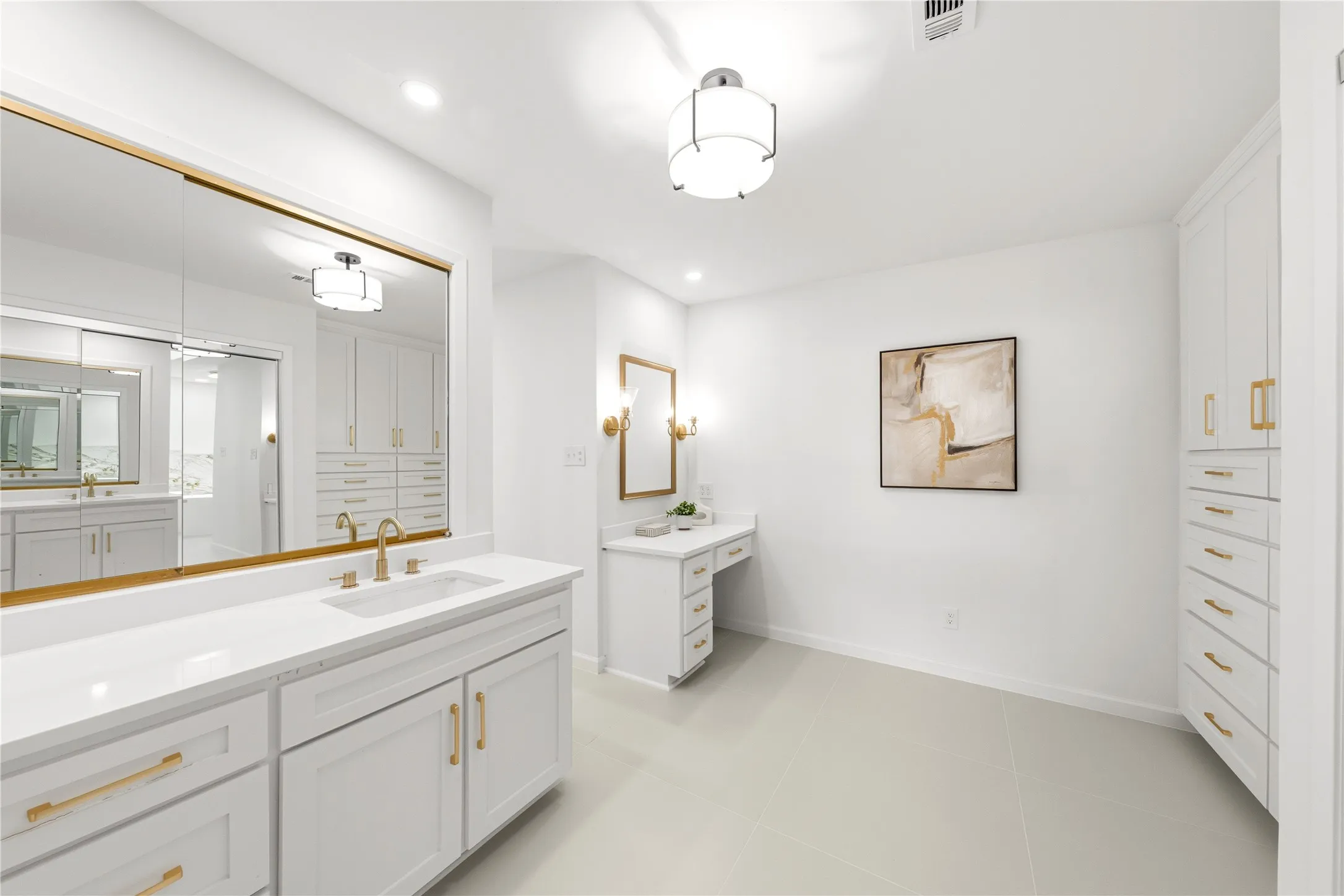 Single Family Residence For Sale in Tarrant County , 3905 Shady Valley Drive, Arlington, Texas 76013, 4 Bedroom, 4 Bathroom, Garage spaces, 3,806 Sqft, built in 1965, mls#21406325, Real Estate Agent in Arlington, Homes For Sale in Tarrant county, Homes For Sale in Arlington, Realtor in Arlington Texas, Real Estate Brokerage Independent Realty Texas, Luminita Cordes Realtor