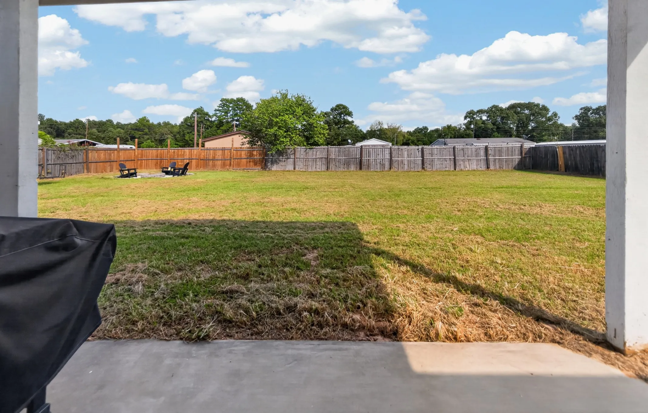Single Family Residence For Sale in Cherokee County , 1054 Caroline, Bullard, Texas 75757, 3 Bedroom, 1 Bathroom, Garage spaces, 1,125 Sqft, built in 2009, mls#21406400, Real Estate Agent in Bullard, Homes For Sale in Cherokee county, Homes For Sale in Bullard, Realtor in Bullard Texas, Real Estate Brokerage Independent Realty Texas, Luminita Cordes Realtor